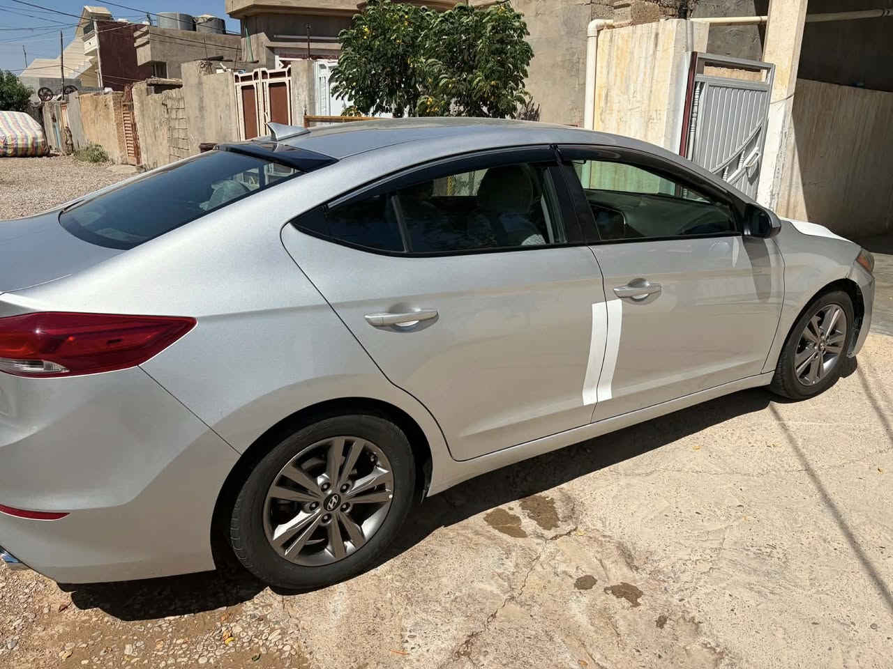السلام عليكم ورحمة الله وبركاته
النترا موديل 2018 حادثها بس بونيد والباقي مكفول من محرك و گير و دواخل و بيبان وحداديه مواصفاتها حلوه شاشه تحكمات بسم اخوية سنويه جديده لل 29 ماشيه 83 مايل واي استفسار تعال خاص و تدلل 
سعرها ( 123 )$ وبيها مجال مكان السيارة قضاء كلار تابع للسليمانية 

***********
