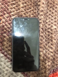 ايفون 11عادي مبطل بطاريا وشاشا فيس ايدي شغال ب 150رقمي 07728428302