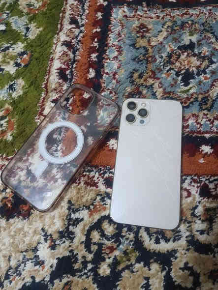 ايفون 12 برو ماكس ذاكره 128 لجهاز مبدل بي شاشه اصليه وبطاريه شرق اوسط سعره نهايته ٢٧٥ الف جهاز شغال مابي شي شراي يراسلني واتساب او اتصال *********** مكاني بغداد ولايوجد خدمه توصيل
