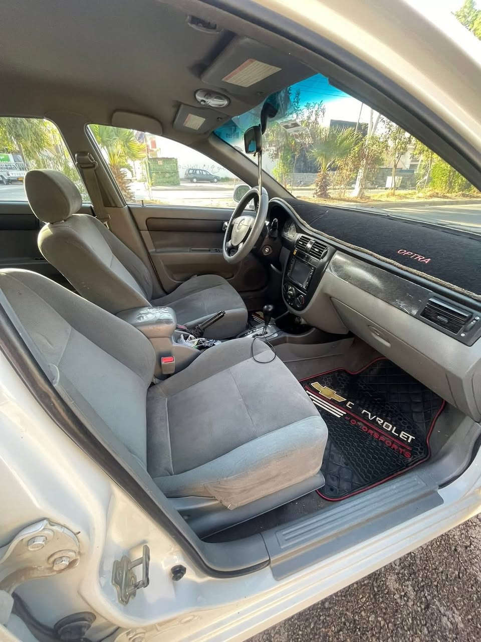 سياره  للبيع أوبترا بيها شوية ضرر بالصندوك تايرات تخم جديده سياره مال جني لا قمارة بيها عيب سياره ٢٠١٣مكان كركوك حي الواسطي للمراسله خاص🔥🪬 رقم ***********
