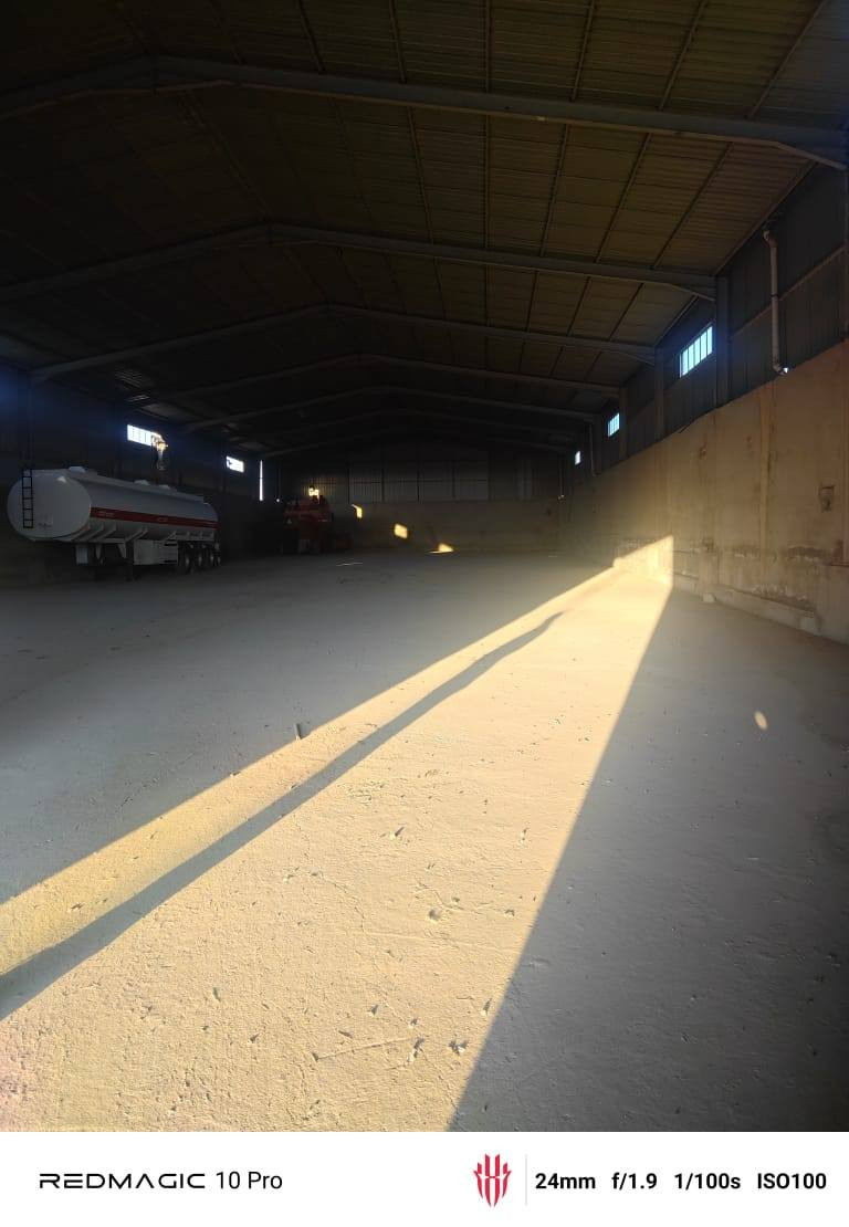 مخزن ايجار
مساحه الجملون ١٠٨٠متر 
ساحه ٥٠٠ متر
طول٥٤م عرض٢٠م الرتفاع ٩م
اداره طابقين
 كهرب صناعي وا مدني محولات خاصه
العنوان تلكيف  علا طريق ساده بعويزه قبل الصيطره 
للستفسار واتواصل اتصل علا احد الارقام
*********** واتساب
***********  اتصال
