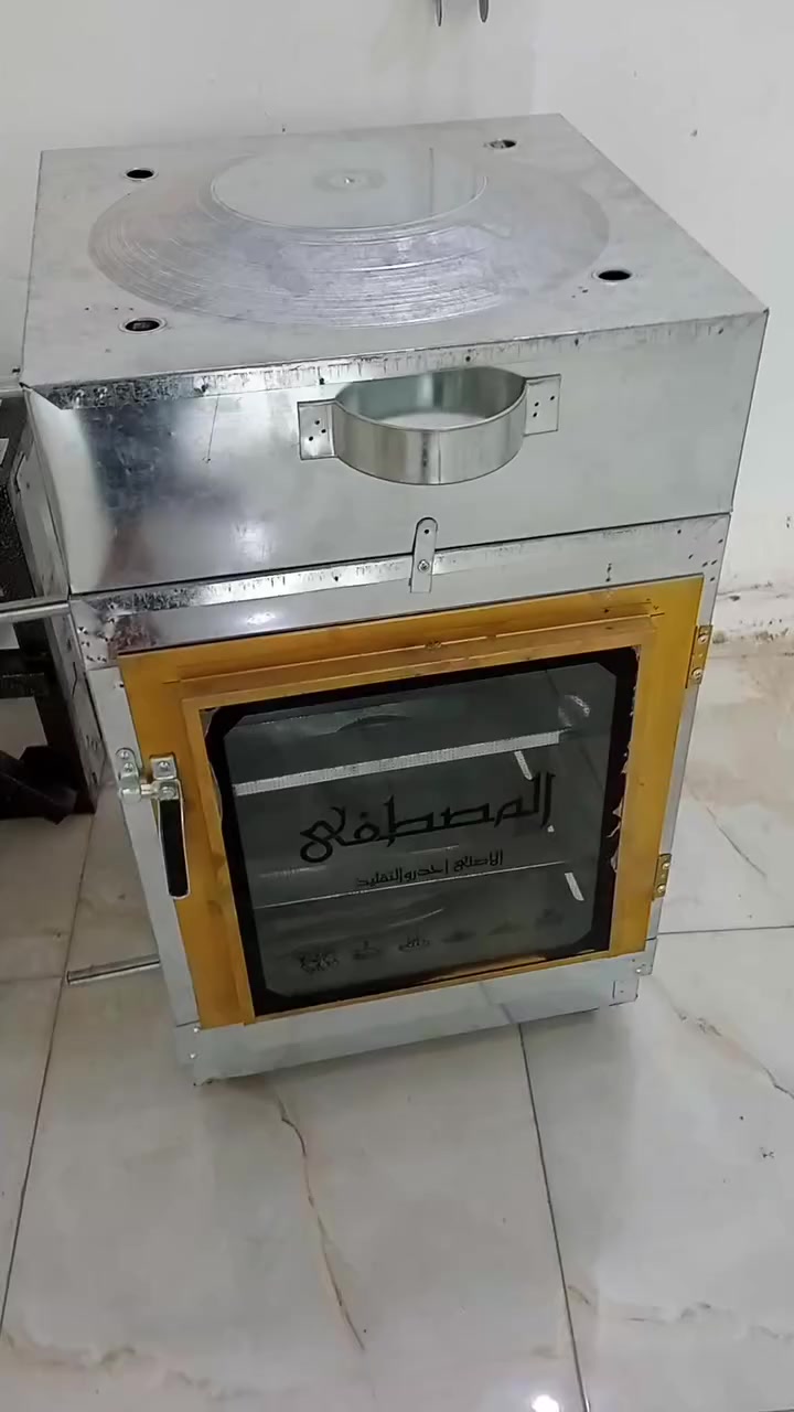 فرن  طابقين خباز السعر 60
العنوان طويريج أم الهوى حي العباس مقابيل شارع الحمداني ***********
