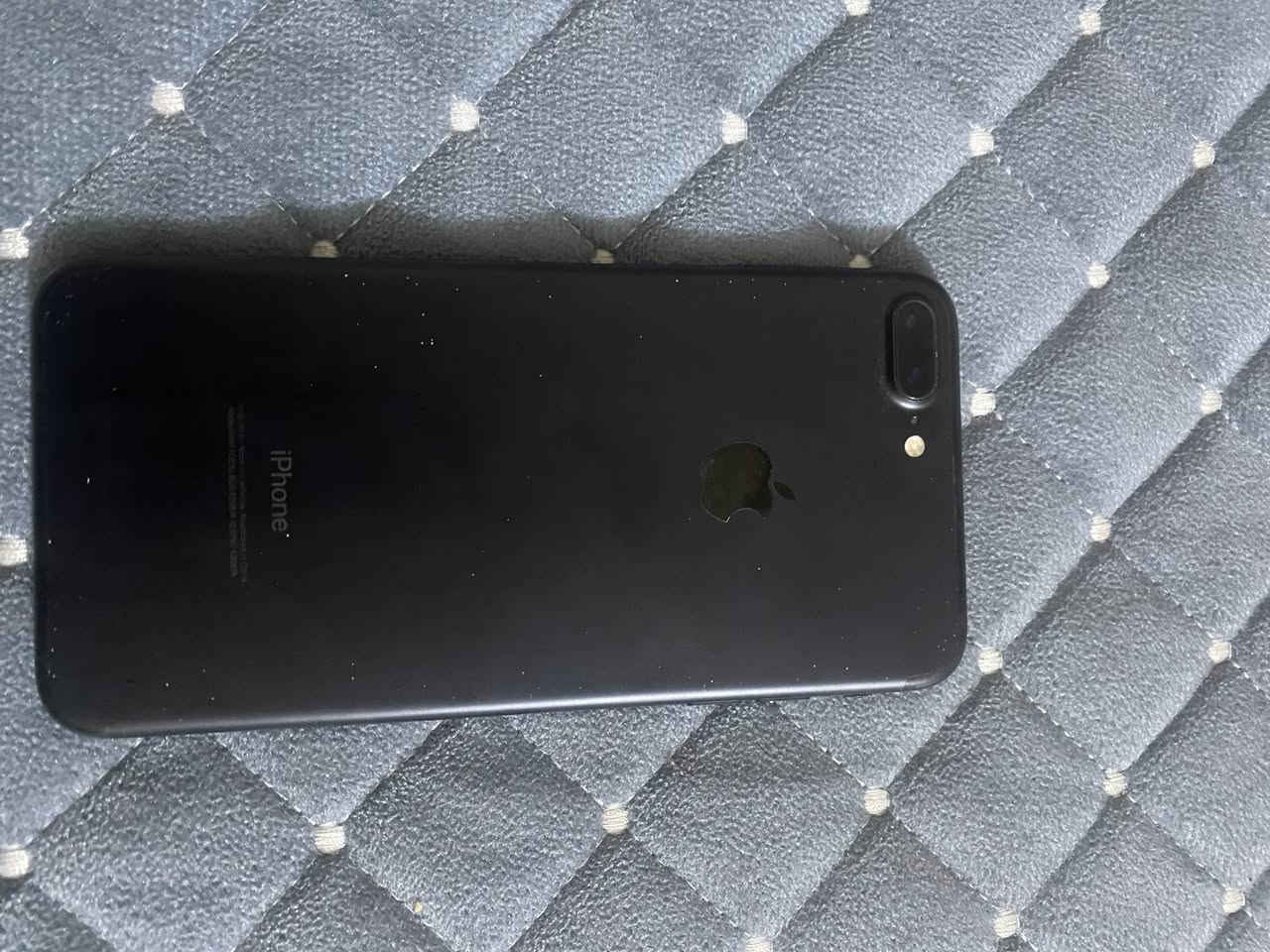 أيفون 7 ذاكر 128 بطاريه 55 جهاز نضيف سعر 100الف مكاني بغداد ***********
