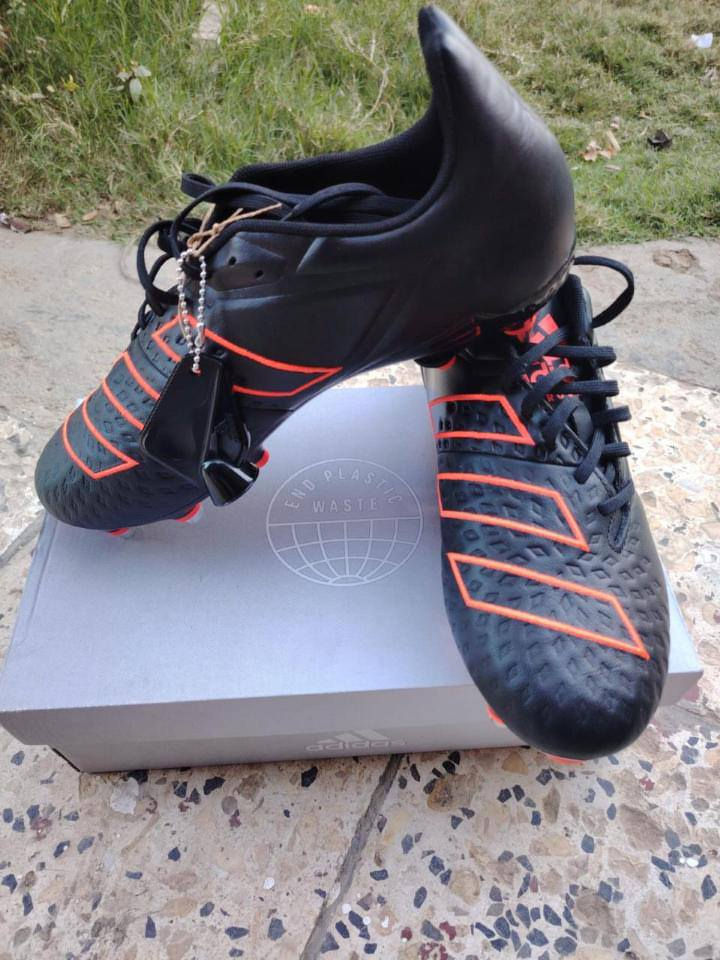 سلام عليكم حبايب گلبي ستد للبيع بهل تصميم وبهل جمال نوع Adidas  متوفر
قياسات 42/43 سعر((40)) 
متوفر توصيل لجميع محافضات 
نوعيه اندنوسي درجه اولى 🔥🔥


**إذا كنت صاحب هذا الإعلان وتريد حذفه لأي سبب، رجاءا أرسل رسالة إلى الدعم الفني**