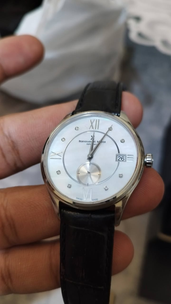 يالله  ساعات بيرناد  اج ماير نسائي  عدد 6 قطع   بيهن جديد + مستخدم  السعر من 100$ لحد 140$  كلمن وسعرها  معه المرفقاة الاصليه  يوجد خدمة توصيل


**إذا كنت صاحب هذا الإعلان وتريد حذفه لأي سبب، رجاءا أرسل رسالة إلى الدعم الفني**