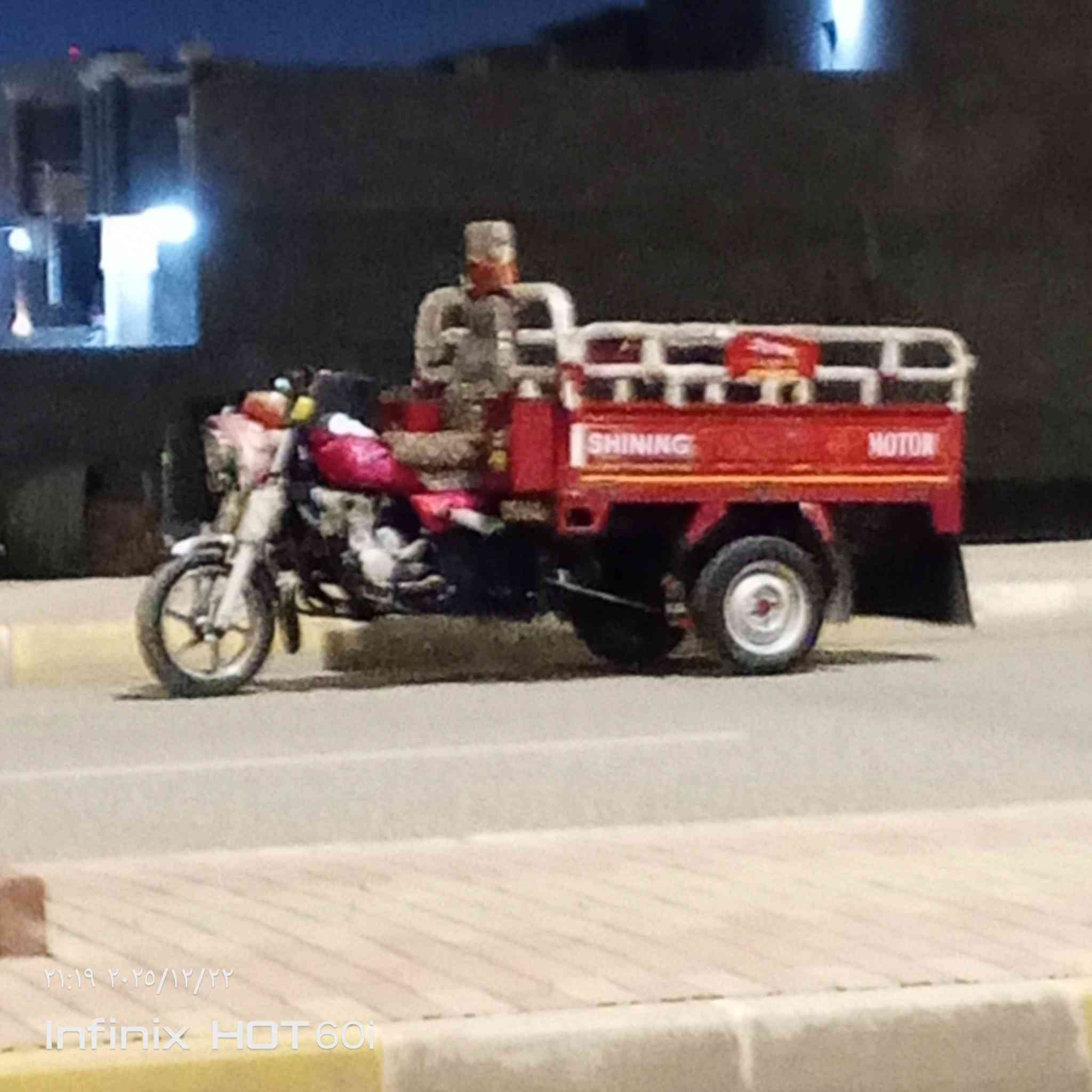 ستوته للبيع موديل 22 مكمركه فول نظافه ما بها نقص برقي السعر واحد وسبعميه المكان الرمادي 5 كيلو حي الزيتون ***********
