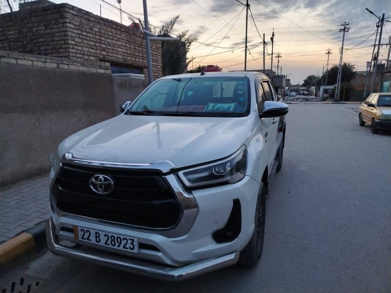 تيوتا هايلوكس
موديل 2021
لصبغ بدون حادث
لسعر 3 شدات وبيهه مجال 
***********
