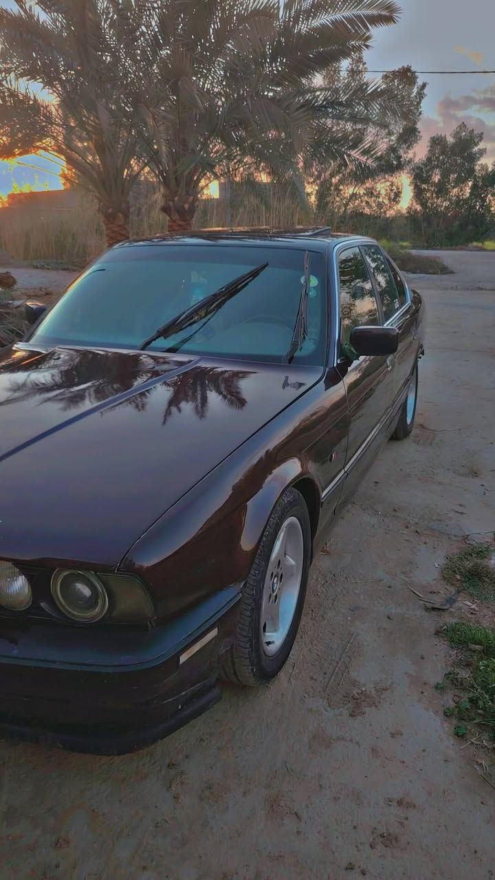 السلام عليكم
بي ام 525 مسكر فانوس كير اوتو فتحه سقف غرفه جديده تبريد شغال لايت زنون كهربائيات كامله حداديه نضيفه رقم انكليزي تحويل ثاني يوم باسمي كتاب هزه موجود سنويه لل ٣٢مكينه وكير جدد تخم تاير جديد السياره جاهزه متصرف عليها ربع

السعر 63$
الرقم ***********
واتساب
