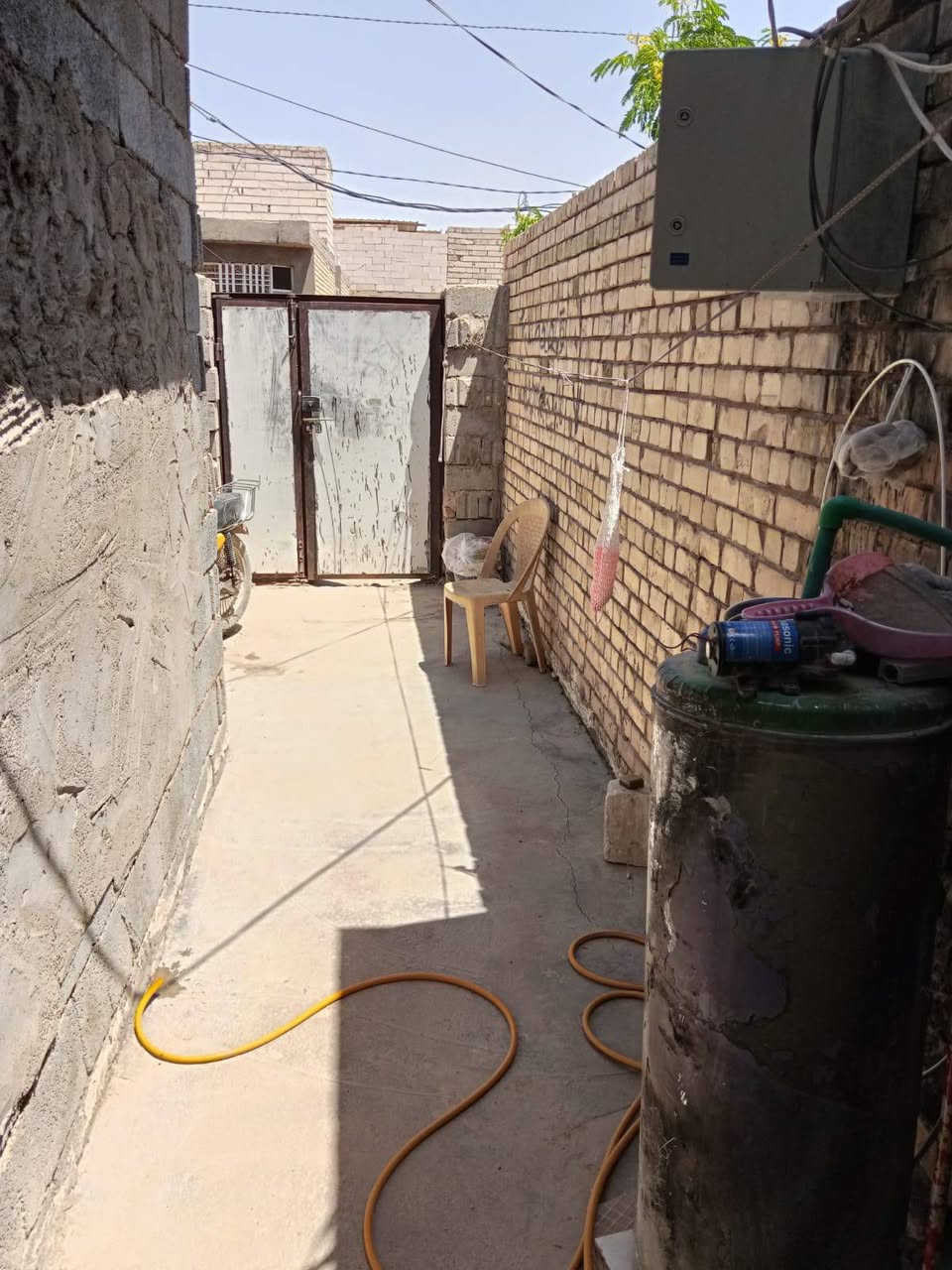 قطعه... وبيت لبيع  قطعه تفاصيله ب صوره
وبيت تفاصيله  100 متر بحي ميسان
بس الاستقبال مكامل بنيانه

البناء بلوك ولسقف اعكاده ولارضيه بورسلين بي غرفه وصاله وحمام داخلي ومنور ومطبخ واستقبال
رايدي ب24 مليون وبي مجال للشراي
