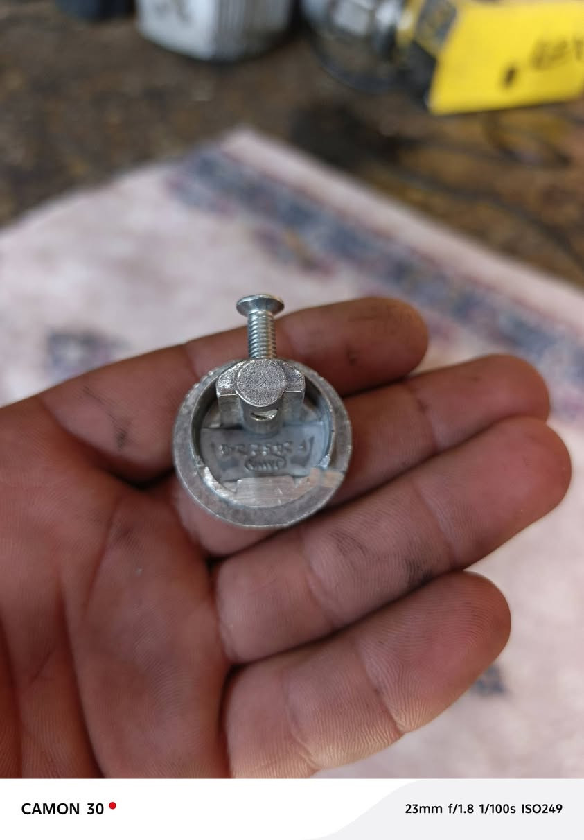 سلام عليكم جنايه العزاز عضمت سكليتر متوفره مكاني نجف حي الوفا لاستفسار خاص او اتصال لرقم***********
