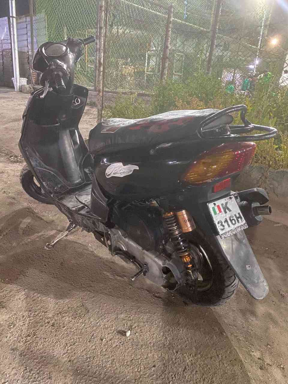 سلام عليكم ماكس قجمه 120 الدراجه مزروعه تزويد💯
1-سلف رياضي 55
2-دبل خلفي رياضي لون مشمشي
3-صالنصه رياضي FM 
4-ستان صفح رياضي 
5-صدر امامي جديد.
6-كشن رياضي
الدراجه شلعه ومعدل خير من الله 
كهربائيات كله شغاله بيه بس البجم مكسوره منه صفحه مثل ما موضح ب الصور
السعر(350) العنوان بغداد الشعب حي اور  هاتف ***********
