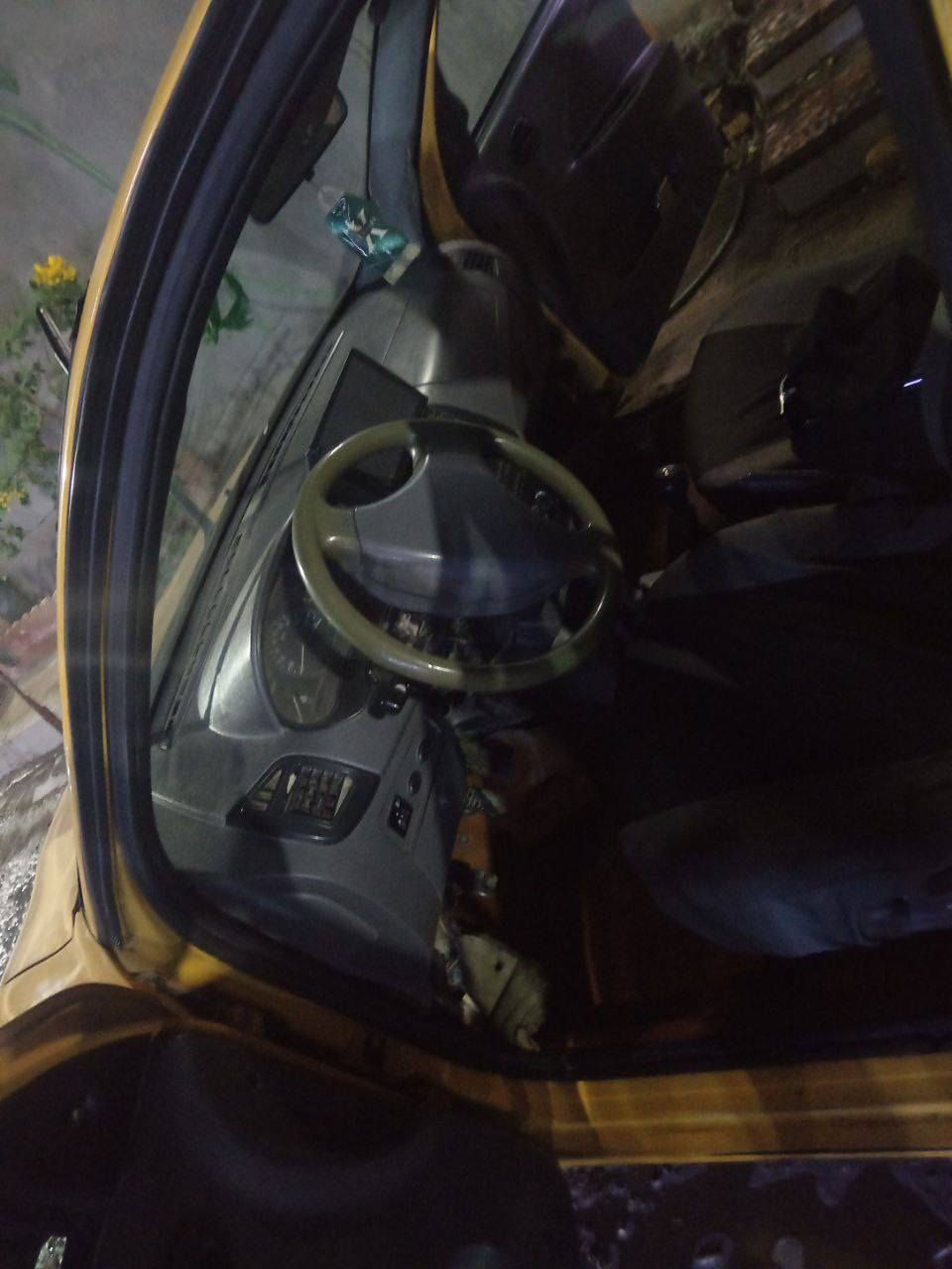 سياره طيبه للبيع موديل2014 السياره حلوه ونضيفه مكينه وكير كفالة تخم تايرات قبل سبوع شاده بدلت توني درايمات بس الصدر مبدلته السياره جاهزه ربع مذب عليه السعر 35للستفسار أكثر هاذه رقمي ***********
