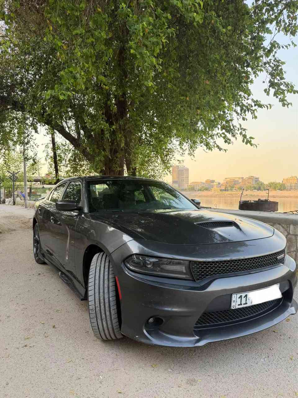 جارجر gt 2019 
وارد امريكي 
السيارة ماشيه 110 الف كيلو 
4 دسكات جديدة
تايرات جديدة وصدر كامل جديد
بصمة 
شاشة كبيرة 
كشن السايق كهرباء 
حساس خلفي 
السيارة مكملة ع الاخير 
حادثها فقط جاملغ خلفي عكس السايق ضربته خفيفة 
وخدوش بسيطة موضحة ب الصور 
رقم بغداد 
السنوية جديدة ب اسمي تحويل ثاني يوم 
مكان السيارة: بغداد/بغداد الجديدة 
السعر : 225 وبيها مجال 
للتواصل: *********** بغداد, العراق
