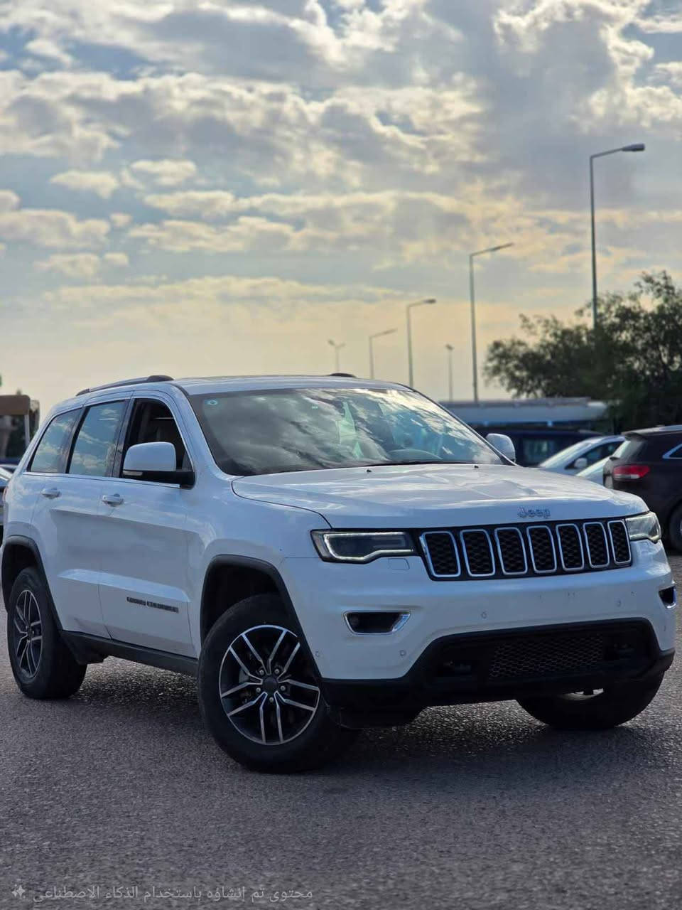 السلام عليكم
 جيب كراند شيروكي خليجي مكفوله كفاله عامه مديل٢٠١٩ رقم بغداد تحويل ثاني يوم 
 المواصفات
 فتحه
 سقف
زراك لايت 
لايت ليد 
 رادارات جانبي +خلفي
 حساسات امامي وخلفي
 كامرة 
كشنات جلد 
فور ويل 
وضعيات قياده
 شاشه
 السيارة كامله مكمله ماشيه ٩٩ قابل للزياده  للاستفسار *********** حلة, بابل
