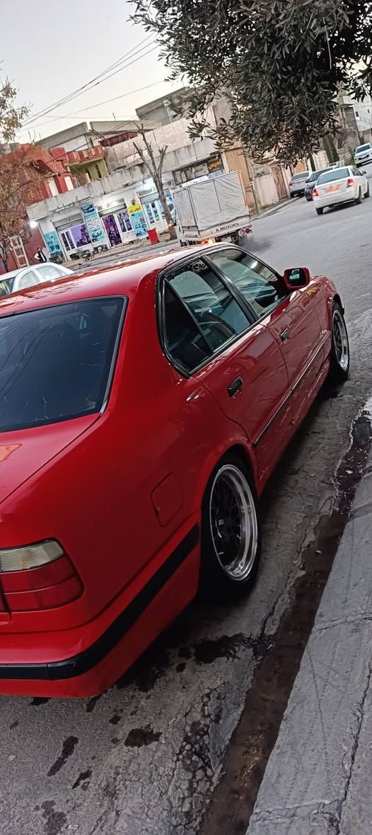 سەلاموحەلیک 
BMW E34 

Mod.1991
مەکینە 520
گیر تۆماتیک 
دوگمەی خلیسک
دوگمەی سپۆرت
هەر 4 جام کارەبای مەزبوت 
لایت فانۆس نوی بۆ بەستراوە حەدەسە و لید 
بەگلایت نوی و یەک گلۆپ نەقوستانی نیە 
قفل مەرکەزی هەر چوار دەرکەی مەزبوتە
دەحم و لیدرانی بەشەرت بۆ جوانی کورە کراوە 
هەردوو لەفی دواوەی تازەم 11 قاف بیلاد نوی
تاخم تایەی و ویل نوی زۆر زۆر خاوین و تازەیە 
سەنەوی و وەکالە بە ناوی خۆت ێەکری بی کیشەیە مشکیلەی مەدەنیش بە شەرت هەردوو رەقەمی حەفر و بیلاد 

رقم ..*********** سوران, أربيل
