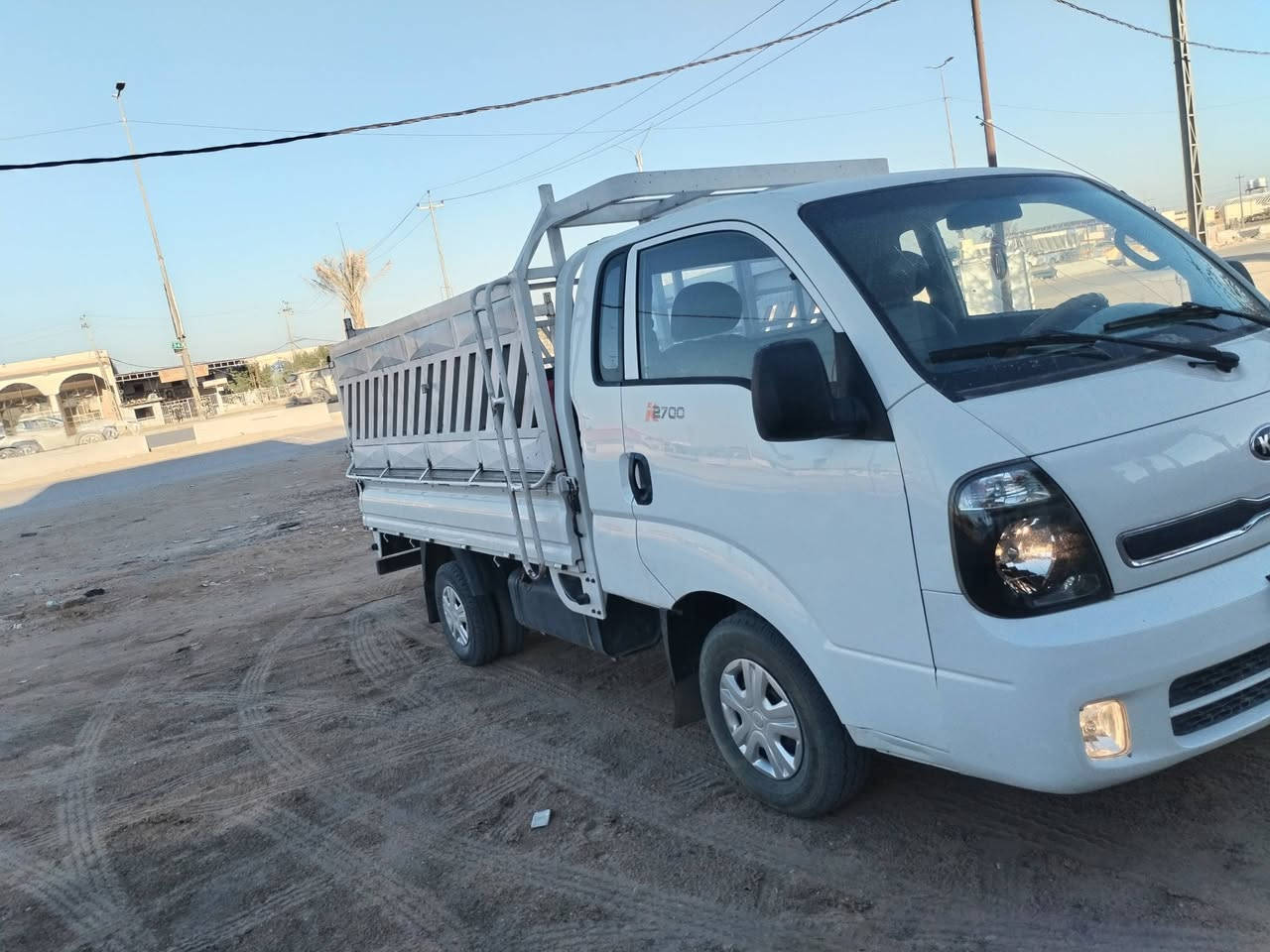 السلام عليكم
كيه حمل للبيع موديل 2017 مكفوله كفالة عامه سياره جديده بمعنى الكلمه 
كير محرك شاصي مكفول كهربائيات كلها شغاله
تدفئه تبريد ثلج❄️
تخم تايرات حداديه جديده
رقم بغداد سنويه مجدده لل 27 مشروع وطني
السعر 118
العنوان بابل كفل
للاتصال ***********
