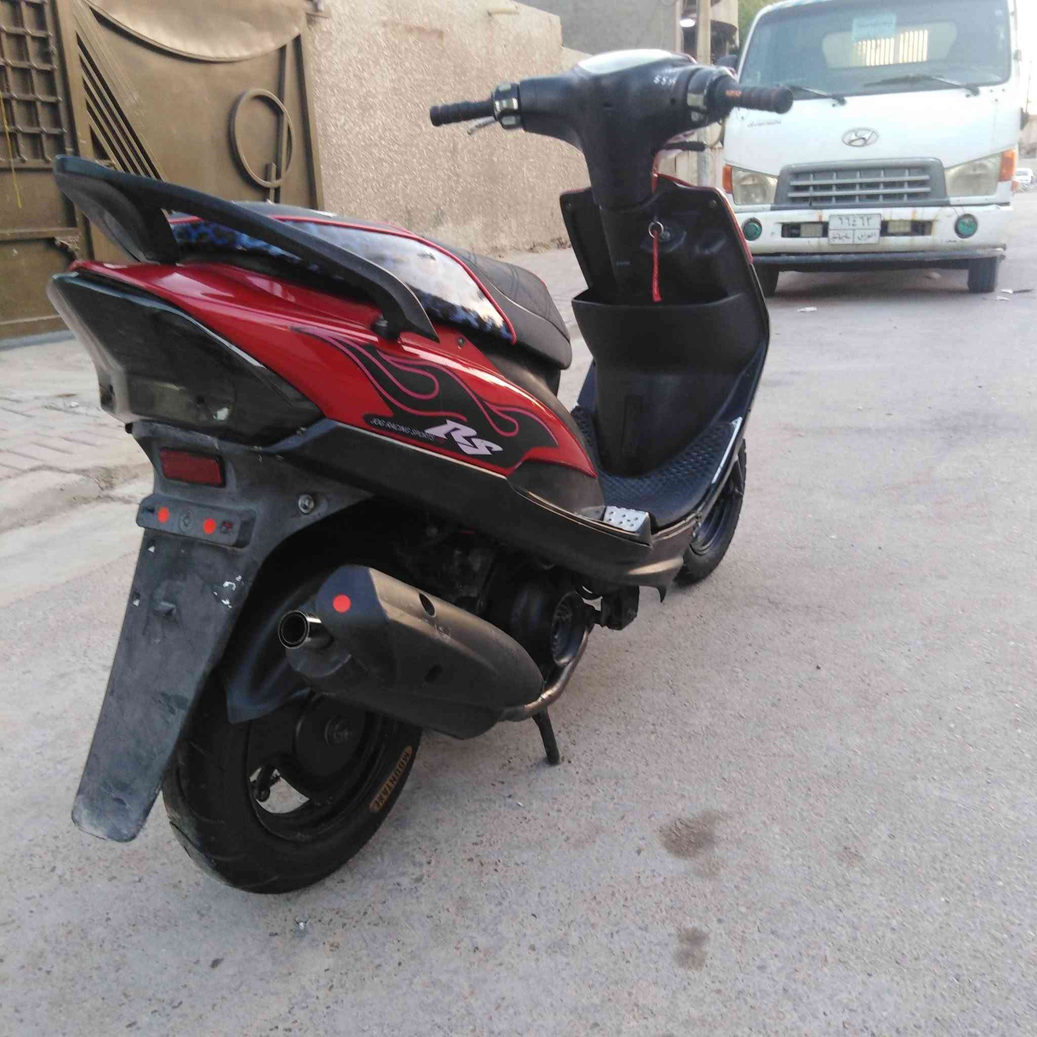 سلام عليكم دراجة ماكس عدله للبيع
محرك مكفول تبخير تنقيص نضح دهن قطره ماكو 
تايرات كلجات امامي وخلفي جديد اصلي كهربائيات 
كلهه تشتغل سلف هندر كفرات مختمه مكان بغداد 
سعر ٦٠٠ مجال بسيط ***********غير متواجد ع فيس
