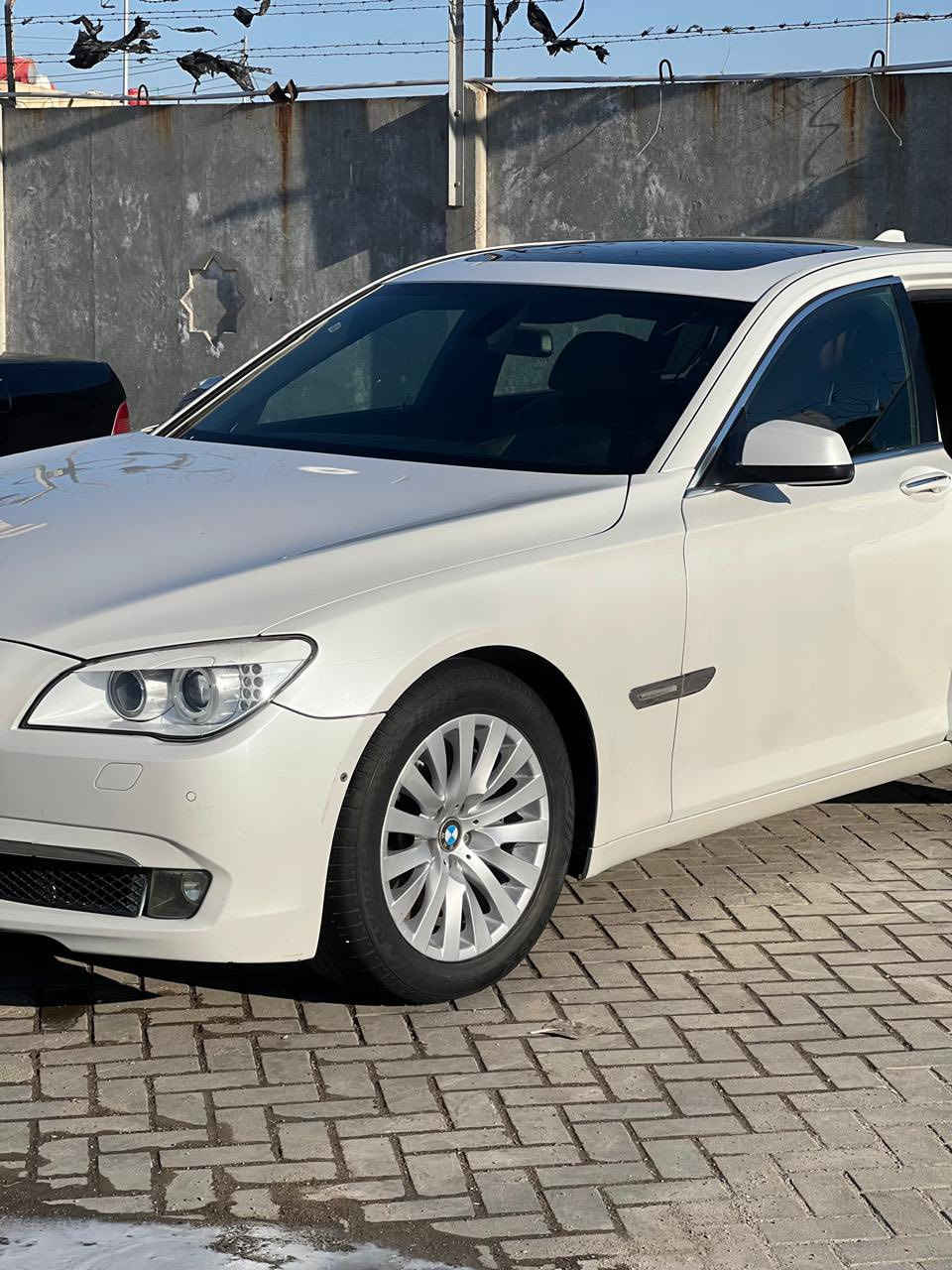 السلام عليكم بي ام ٢٠١٤ادوات ادوات كفاله كص وحادث وكلشي سياره جديده. طك كارتون   فول مواصفات  سعرها ٨٨ وبيها مجال قليل  رقم تليفون *********** رقم راعيها
