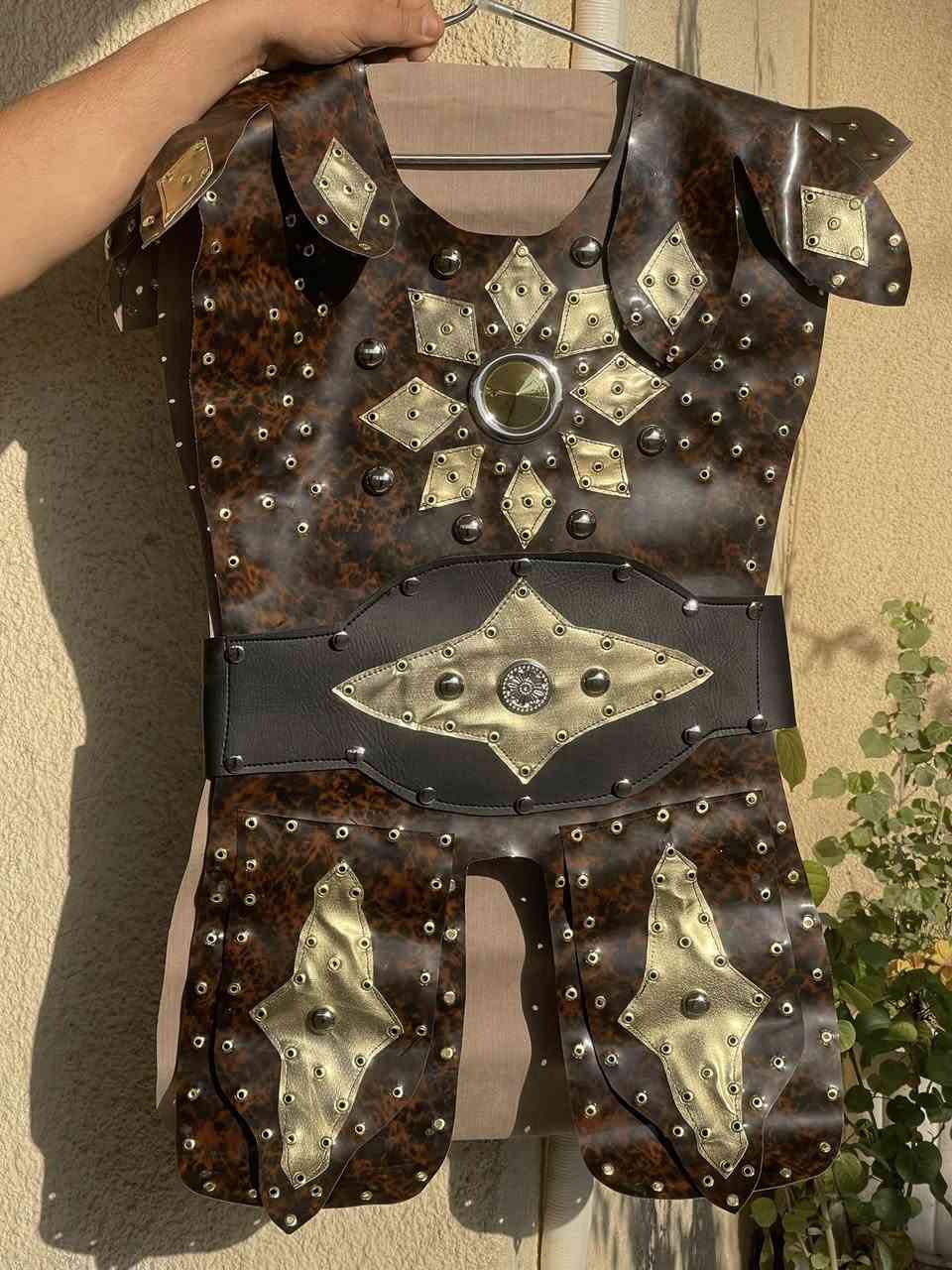 بسم الله الرحمن الرحيم  

متوفر لدينا دروع تمثيل التشابيه الحسينية مع الكسّارات، مناسبة للمواكب الحسينية.  

✔️ بيع جملة ومفرد  
✔️ أسعار مختلفة ومناسبة  
✔️ تصاميم متعددة وألوان مختلفة  

للطلب والاستفسار فقط واتساب:  
📱 ***********
