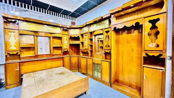 السلام عليكم من رخصت المسؤولين غرفه نوم هودج احطاطه داخل خارج النظافه فول السعر ٨٥٠ وبيها مجال العنوان الرمانه البوعبيد التواصل خاص او اتصال على الرقم ***********
