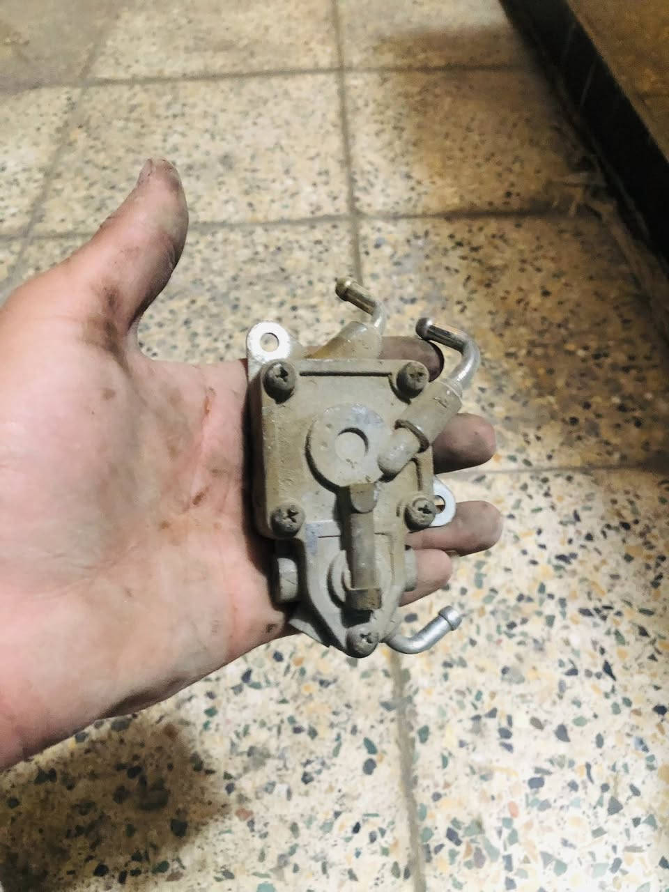 سلام عليك
كلج ماكس ١٢٠ خلفي مال تفصيخ ويا قايش سعره ٢٠ الف كامل جيب وشد
دبل خلفي مال ماكس ١٢٠ عام سعره ١٠ تالاف دبل مرتب
دبل امامي مال ماكس ١٢٠ يحتاجله تجفيت سعره ١٠ تالاف 
مرايات ماكس ١٢٠ مال رمبه سعرهن ١٠ تالاف
فاكيوم سكنس مال تفصيخ سعره ١٠ تالاف
جوزه سكنس مع المفتاح سعرها ١٥ الف 
مروحه وسبرنكه وقايش وخرز كلهن مال سكنس سعرهن ١٠تالاف
مرايات سكنس تفصيخ سعرهن ١٠ تالاف
رجاءا اسعار ثابته وغراض كلهن مال تفصيخ يعني مو تجاريات
مكاني بغداد
رقمي***********
