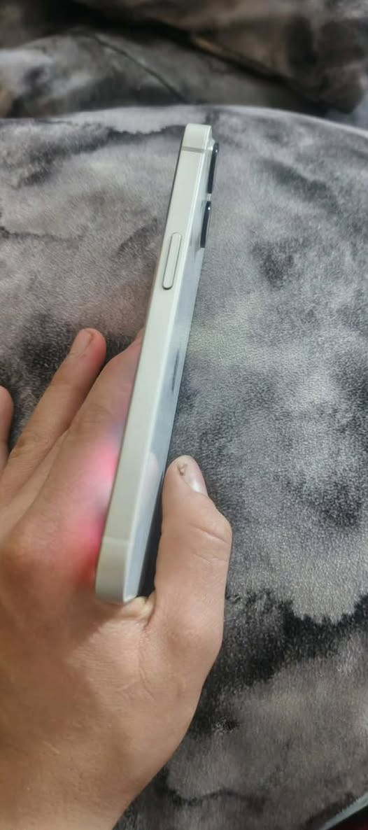 السلام عليكم ايفون 13 عادي نورمال ما مفتوح للبيع
البطااريه 85

قطاره بل شحن 

الذاكره128

فيس ايدي شغال 

تك سيم

السعر 490

وبي مجال قليل

العنوان موصل يارمجه الشرقيه الاوله قرب رائد بدر
رقم الهاتف/***********
