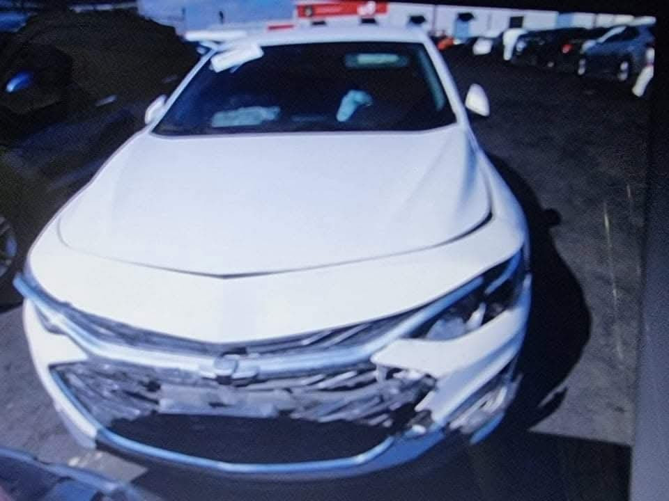 سلام عليكم ماليبو 2020 سياره خير من الله مكينه كير حداديه 100/80 سياره احله من الصور الله شاهد باقي التفاصيل بالسونار وي الصور عنوان واسط 
رقم الهاتف بس وتساب موجود *********** 
سعر السياره 90وبيه مجال قليل
