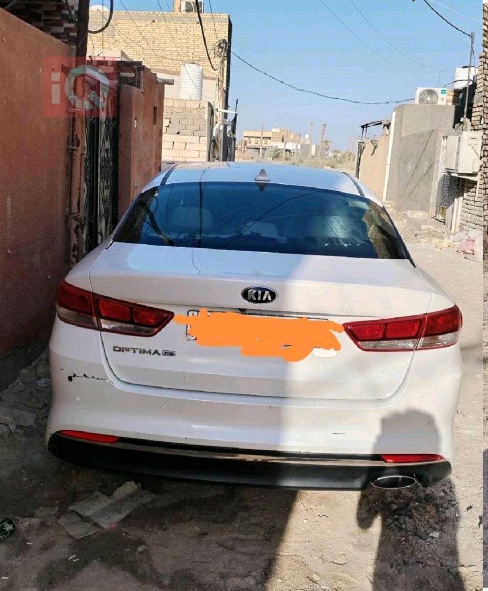 كيا اوبتيما Fe 2017 مكينتها 2.4 
سيارة مبدل بيها بنيد فقط ماشيه 61،000  فئة أمريكي
مكان السيارة
ذي قار، الناصرية مركز 
رقمها ذي قار  
بيها خدوش بسيطه 
مابيها شي السيارة نظيفه
السعر 135 ورقه و بيها مجال 