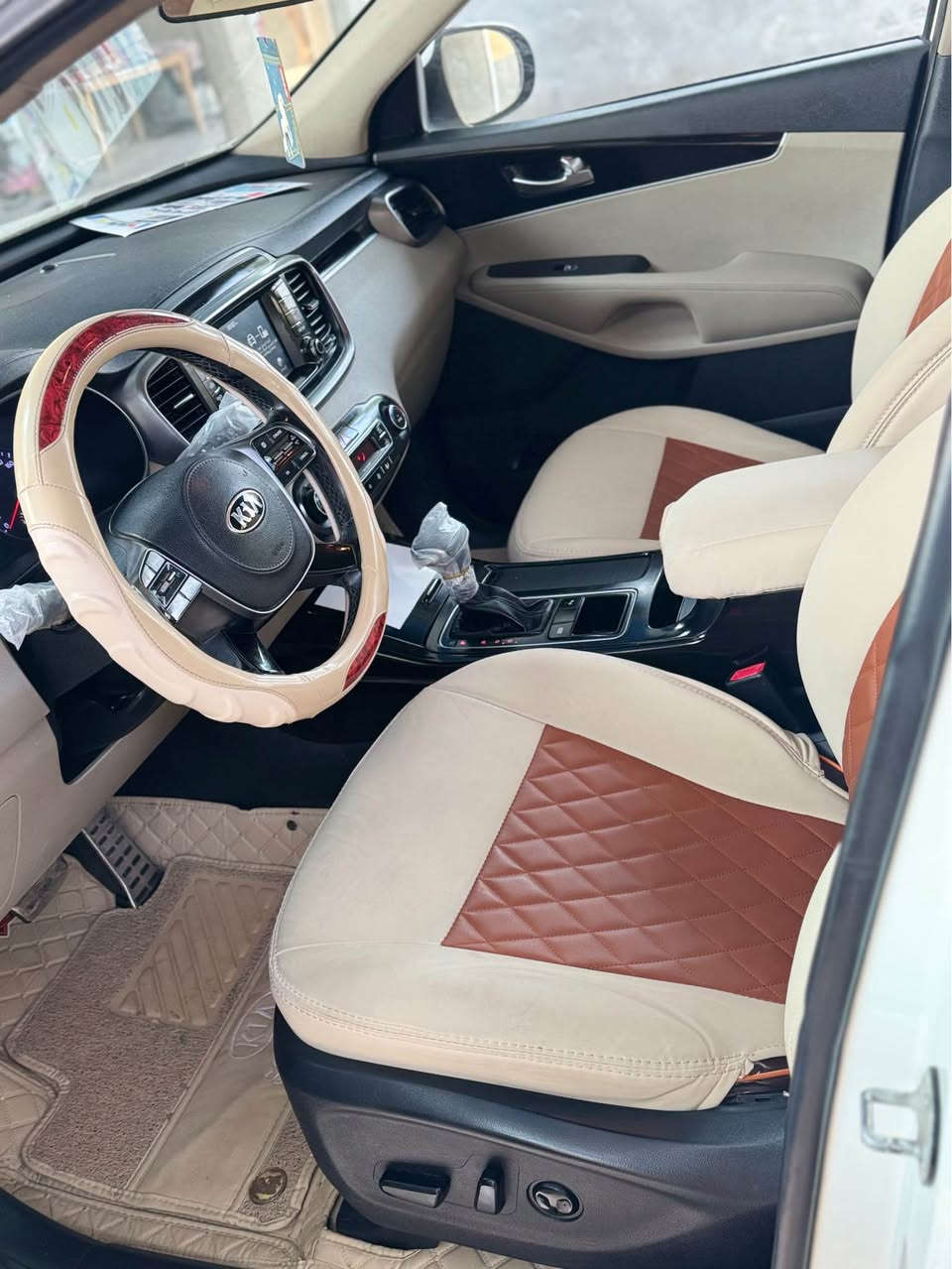 سورنتو 2018 خليجي مكفول ما عدا بارد قليل موضح بالسونار 
كير ثمان نمر 
حداديه وتخم تاير جديد 
*********** الصويرة, واسط
