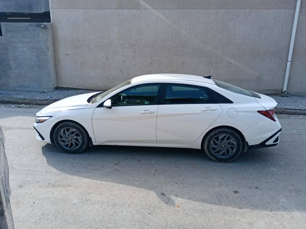 للبيع النترا وارد امريكي موديل 24 دخول جديد رقم بغداد 
مواصفات نص فول 
الحادث ضربتها سطحيه بس بنيد مبدل  بدون لغود ولا شواصي مازداتها نفسهن الحادث موضح بالصورة 
ماشيه الفين ميل فقط زيروو
السعر. 165 وبيها مجال
المكان بغداد اليوسفيه 
للتواصل  عل ارقام ‏‪***********‬‏///////‏‪***********‬‏
