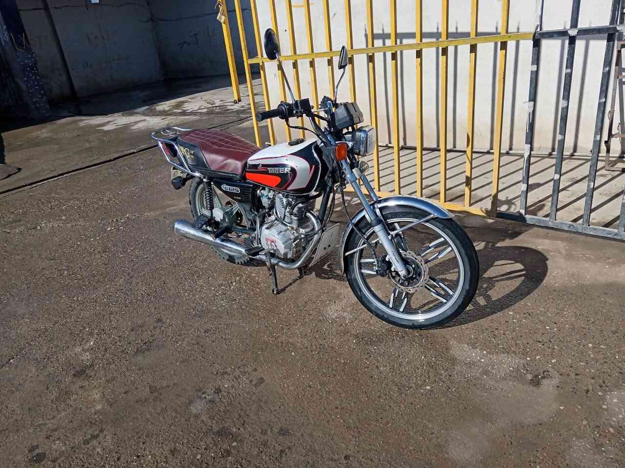 ماطور ايراني 5 كير نوع سافينو نضيف فول كلو شغال شرط موديل ٢٠ كلشي بلشرط ماطور نضيف كهربائيات شرط... *********** و ***********
