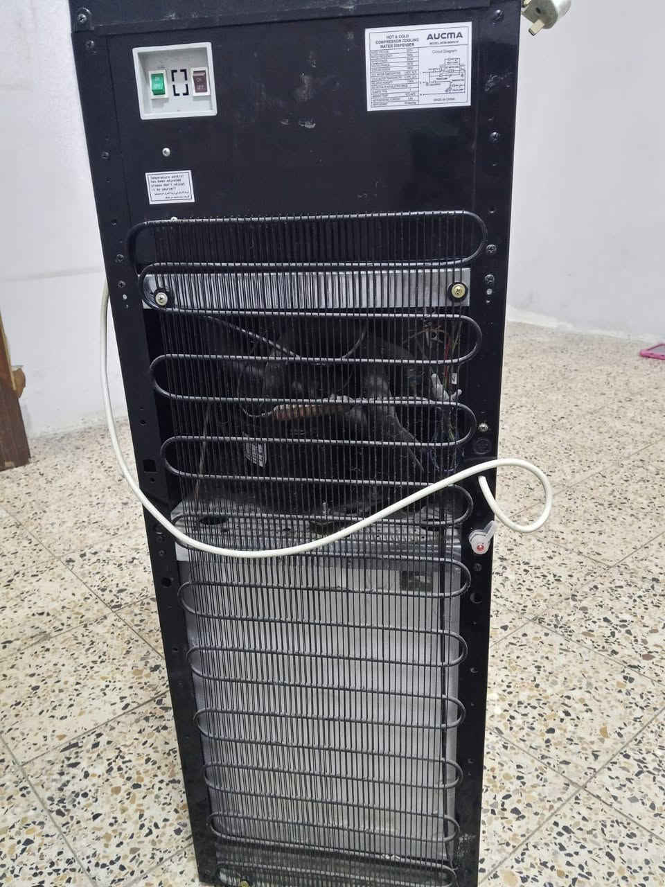 1/براد نضيف شرط الفحص للبيع سعرة 150 وبي مجال
2/ هيتر مامستخدم ابد 75 وبي مجال
3/ عجانه بجيس 140 وبي مجال
4/ قلايه هوائيه استخدام واحد فقط 100 وبي مجال
5 /مثرامه بلكارتونه مامفتوحه 100 وبي مجال 
(المكان بغداد الامين الثانيه قرب مطعم الرياضي )
الاستفسار الاتصال على الرقم ***********
