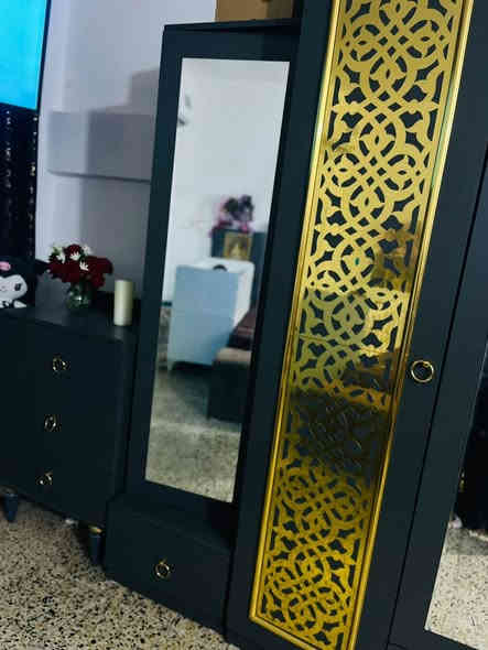 السلام عليكم 
عيوني غرفه تركية اخو الجديد 10 قطع 
رايديها ب800وبيها مجال
***********
