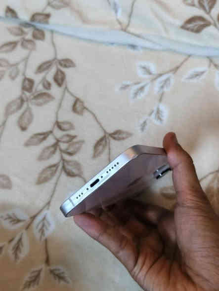 سلام عليكم بيع فقط
آيفون 13 العادي اللون وردي / اخو الجديد 
نضافه 100% الجهاز كفاله عامه من كلشي 
مكفول من الفتح و التصليح و التبديل / انطيك ضمان فحص / ذاكره 128 و بطاريه 76% بلاديه 
الجهاز جداً نضيف  / بدون ملحقات / و السعر 430 ألف و مجاله بسيط 
مكاني بغداد العامريه / للاتصال *********** و بي واتساب
