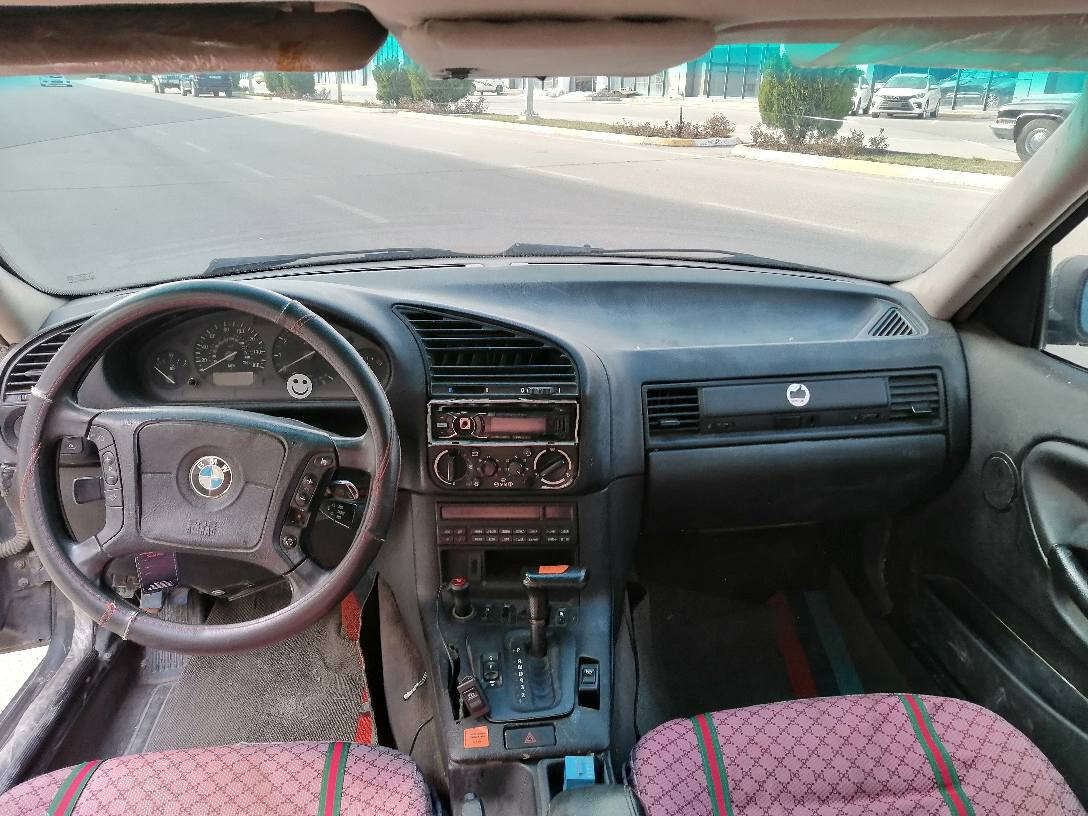 ماشااللە لە ماڵی هەموو لایــەک 🖤
bmw زەعرا  525 
 ئاڕمی پلاستیکی دهۆکە سەنەوی و حاسیبەو کامل ئەوەلیاتی لەگەڵایە. نمونە لە جوانی بێ دەعم و لێدرانە بێ مەسرەفە ماڵی دۆستە 
سەقف و شانی بەشەرتە تەقەو ڕەقەی نیە گێڕ و مەکینەی بەشەرت هەر چوار تایە و ویلی لۆک لۆکە دینارێ مەسرەفی تیا نیە 
نرخی 35 گەڵا و معامەلەیەکی برایانە 
شوێن و مەکانمان سلێمانی 
ژم.*********** 
موشتەری تەلەفون بکە لەخزمەتانام السليمانية, العراق
