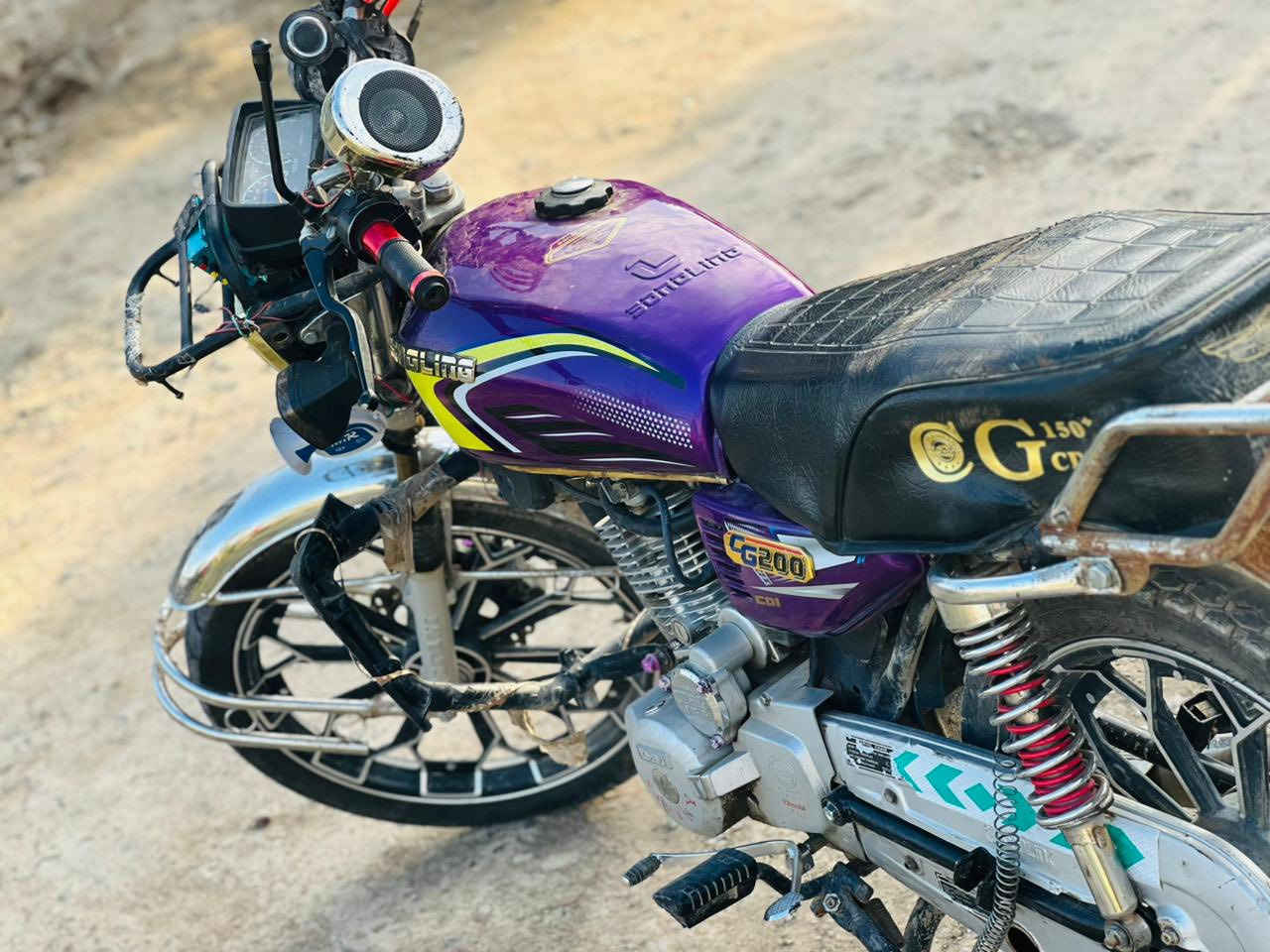 إسلام عليكم سيفان  بس الشاصي 21الباقي كله 25ماطور خير من الله  نشط يشك شك  اوراق كامله السعر 700 وبي مجال للاستفسار ***********
