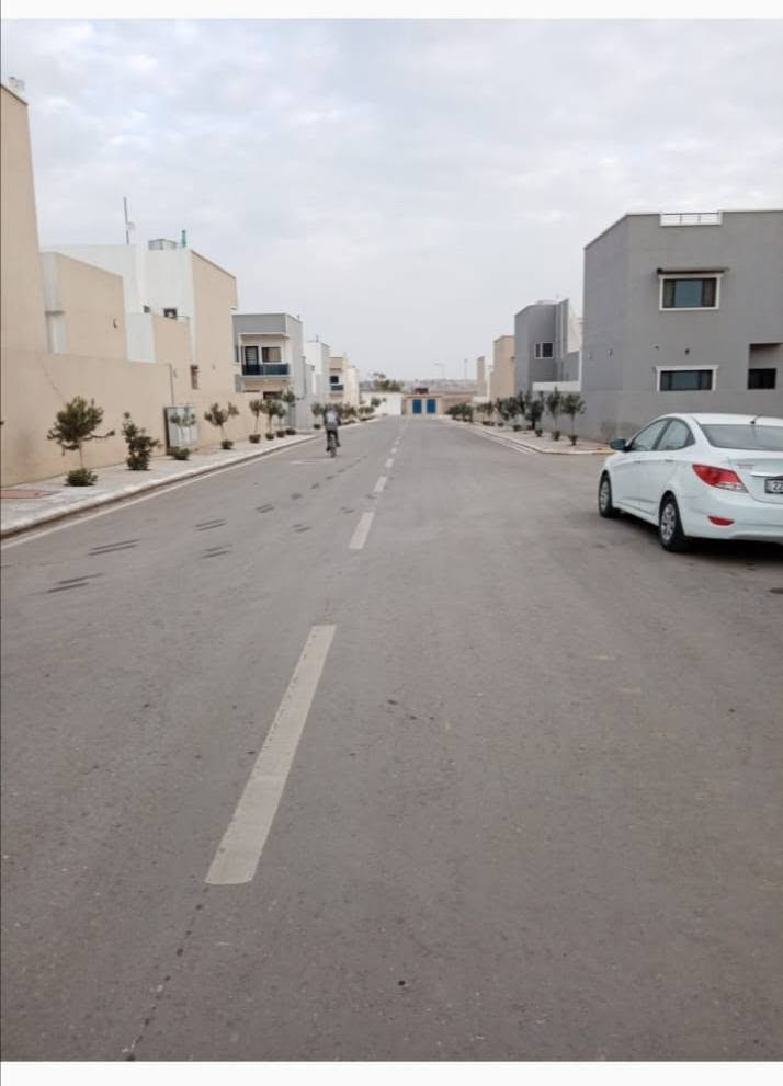 سلام عليكم اخوان
@للبيع للبيع
بيت طابقين 150 متر مجمع الشروق البيت حديث بناه 2024 بي ٤ غرف نوم وكراج سياره وحديقه واستقبال ومطبخ وخدمات وصحيات
السعر 80 مليون ومدفوع اخصاط 17 شهر
الاستفسار الهاتف
***********
***********
إشارة إلى الأصدقاء 󱢏
