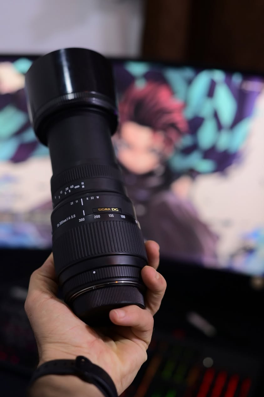 70-300 رياضي وترهم للجلسات مجرد فحص بعدهي بكارتونهه 140 الف فقط ***********
