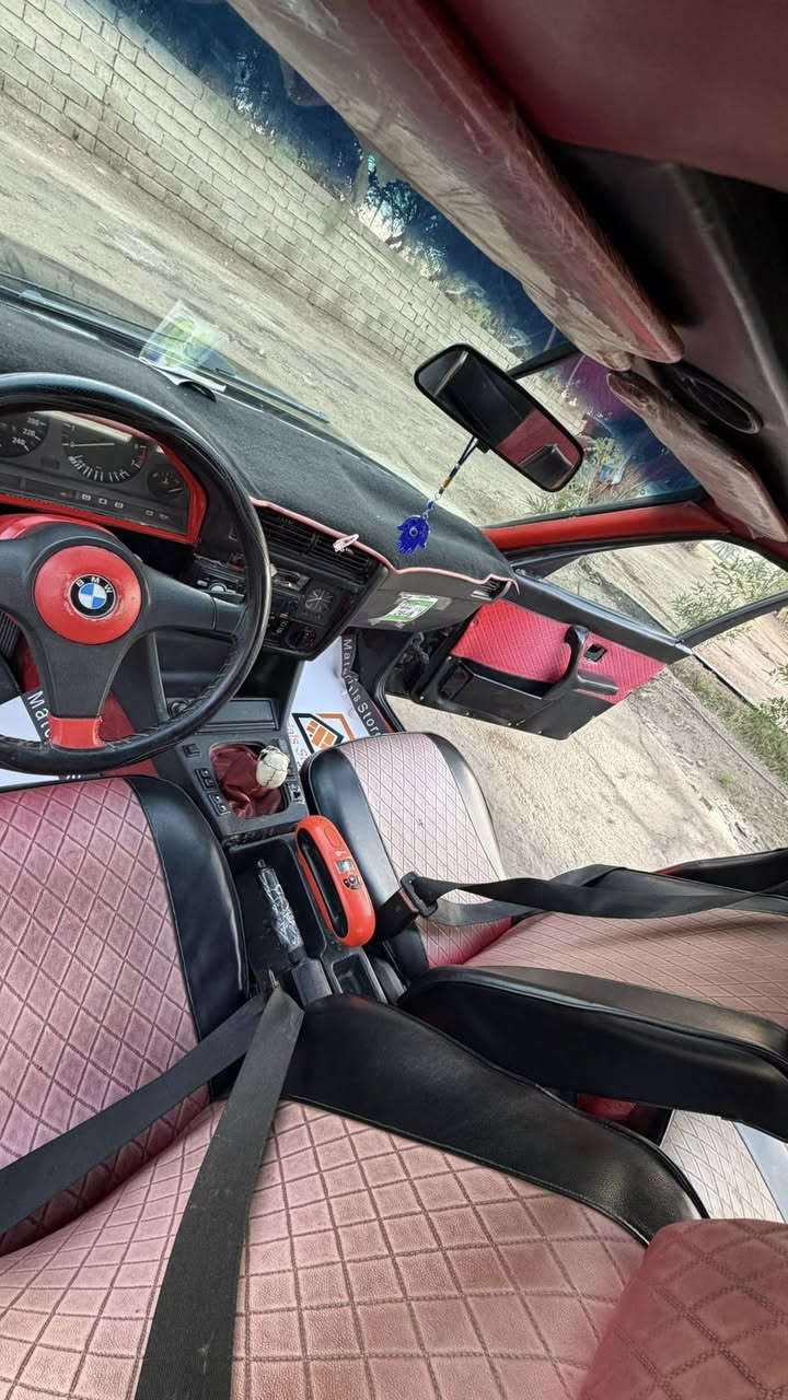 سلام عليكم 
البيع BMW E30 زعره موديل1988
مكينه مسكر 6سلندر  فانوس 28كير fz
كزوزرياضي بيهه دبه Mسستم صوت سياره خير من الله يرادلهه ترتيبات بسيطه تحويل مباشر سعره ب35
بي واتساب 
 ***********
***********
