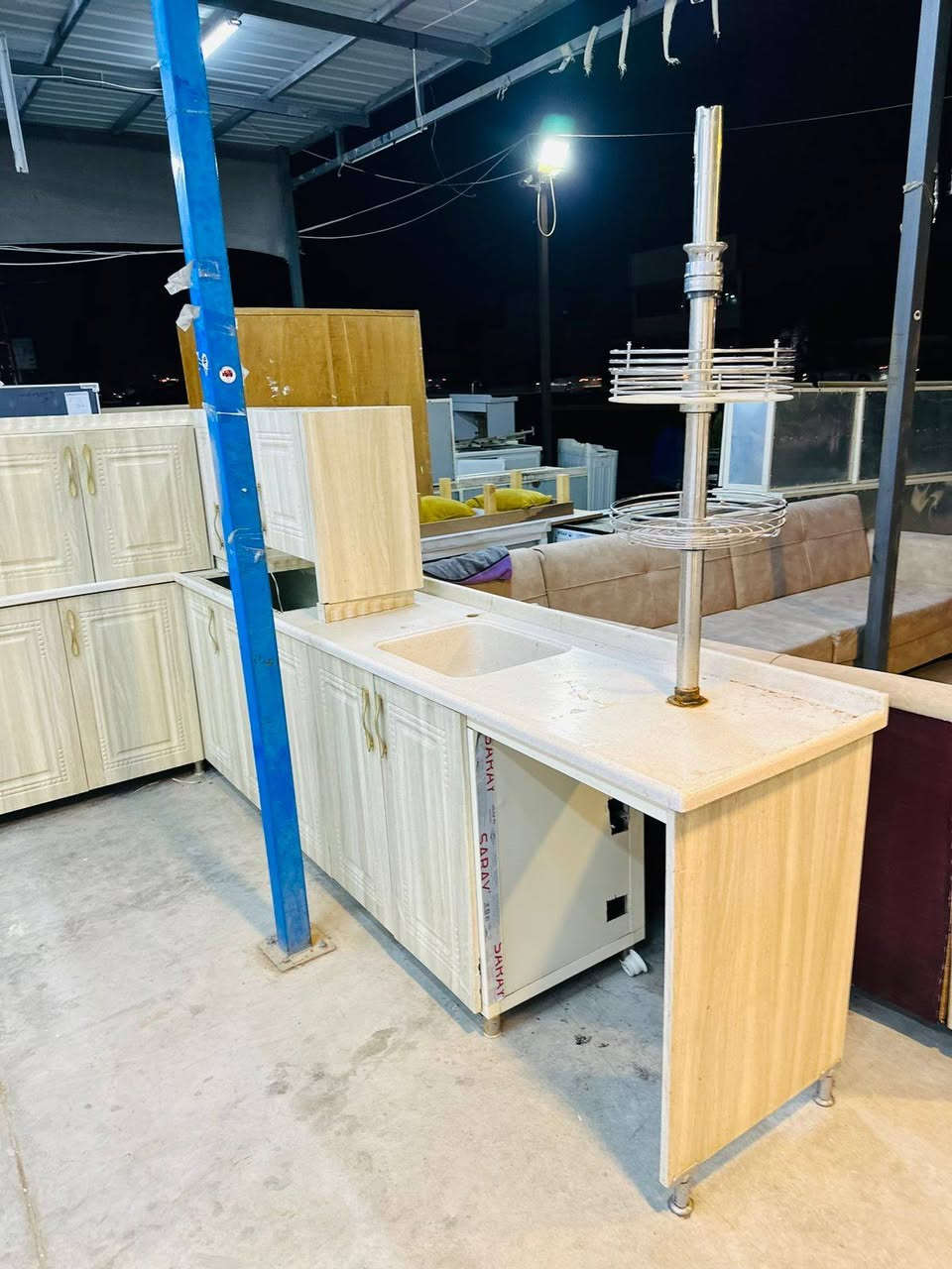 #اربيل الي من اربيل يجي خاص 
كاونتر المنيوم ابواب بالون بريس 
السعر 450 بي مجال 
القياس 4 متر 
بي مكان فرن 
ومكان غساله 
نظيف كل عيب م بي


**إذا كنت صاحب هذا الإعلان وتريد حذفه لأي سبب، رجاءا أرسل رسالة إلى الدعم الفني**