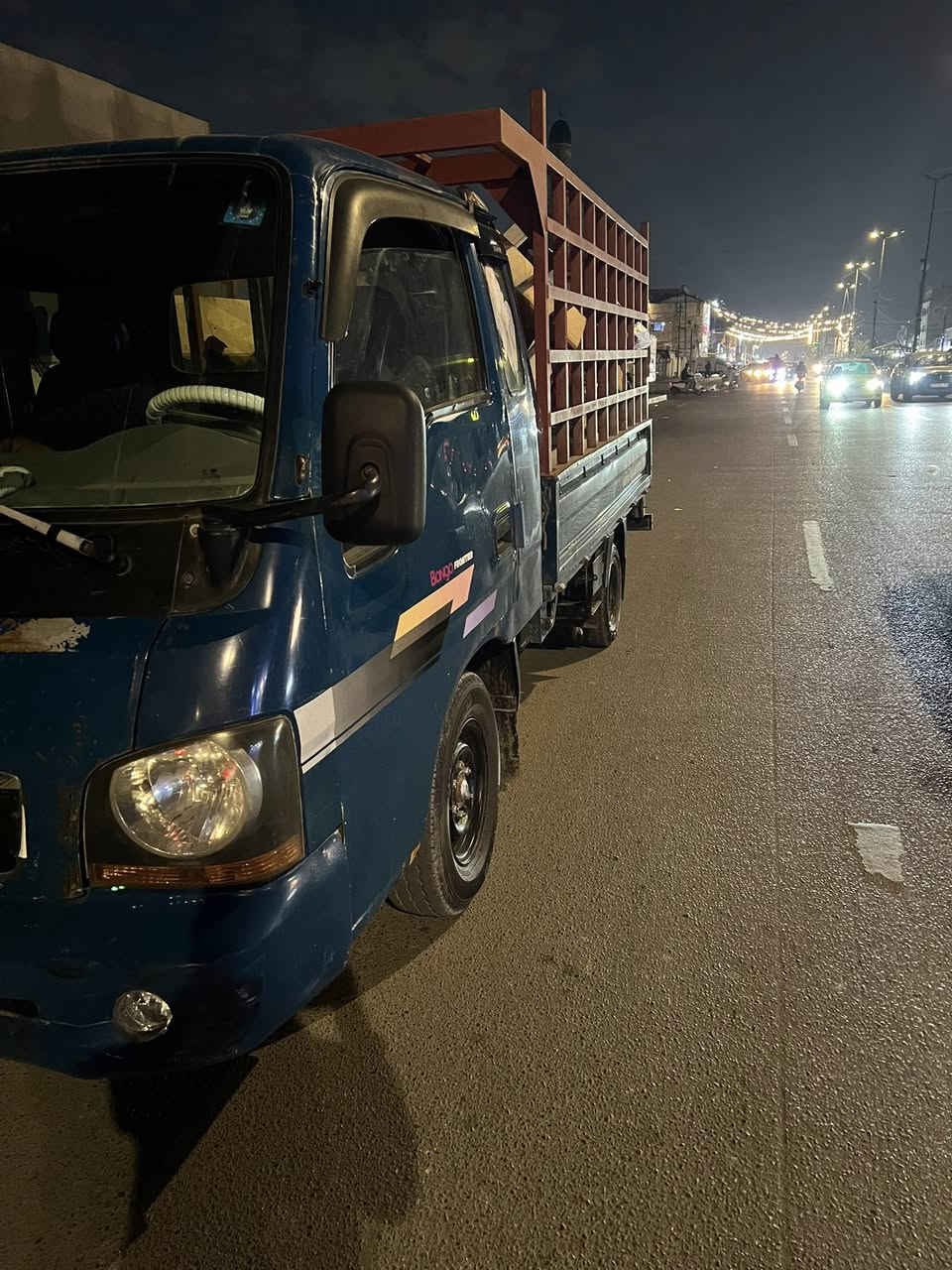 سلام عليكم كيا ام عيون موديل 2002رقم بغداد بسمي سعر 70وبيه مجال تخم تاير جديد دوشمه جديده رقم شاصي واضح مابيه اي نقص تجي شغل وتطلع وين ماكان 

هـ *********** ملاحضه لمحجر مو وياه
