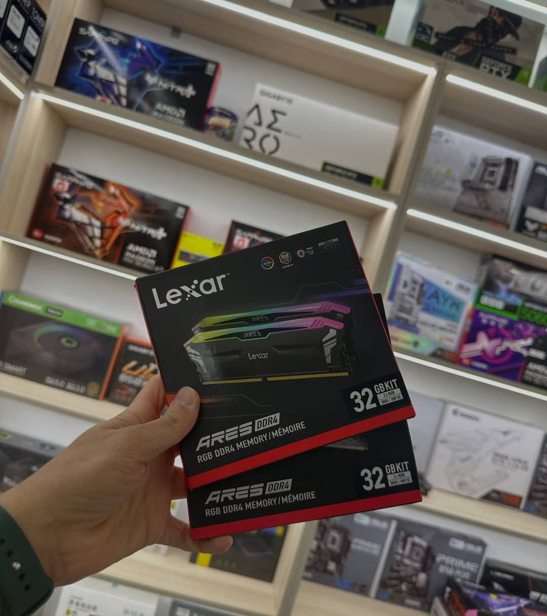 Lexar Ares 32GB 3600MHz (2x16) RGB DDR4 RAM New 🆕


**إذا كنت صاحب هذا الإعلان وتريد حذفه لأي سبب، رجاءا أرسل رسالة إلى الدعم الفني**