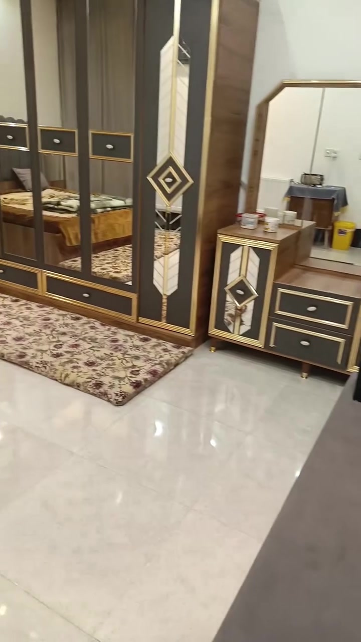 غرفة نوم للبيع نظيفة جداً السعر 750 الف
كركوك / حي عدن / قرب سمايلاند 
للاستفسار : ***********
