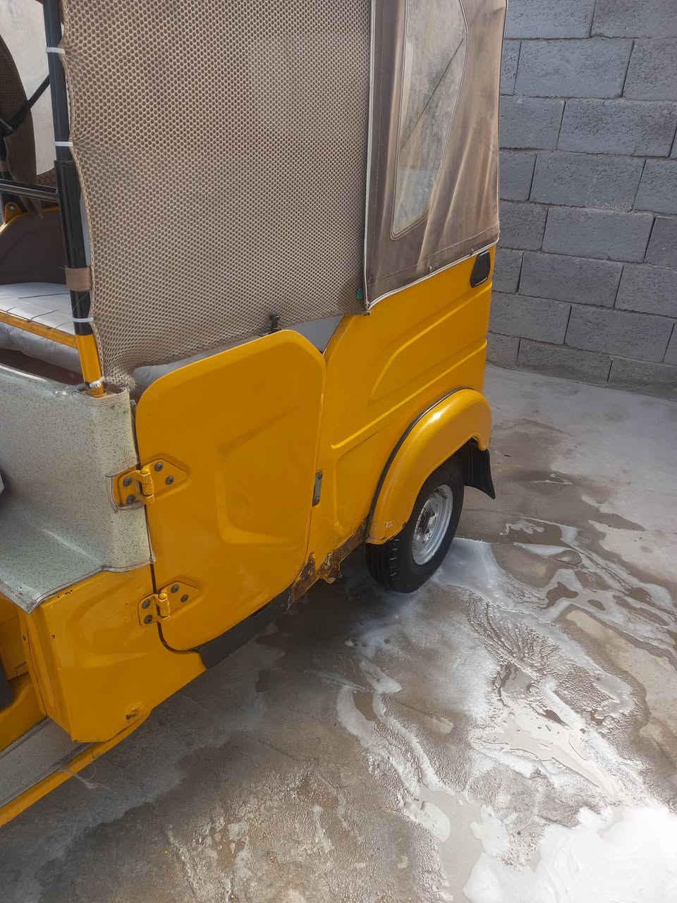 تكتك للبيع ميسان ***********
