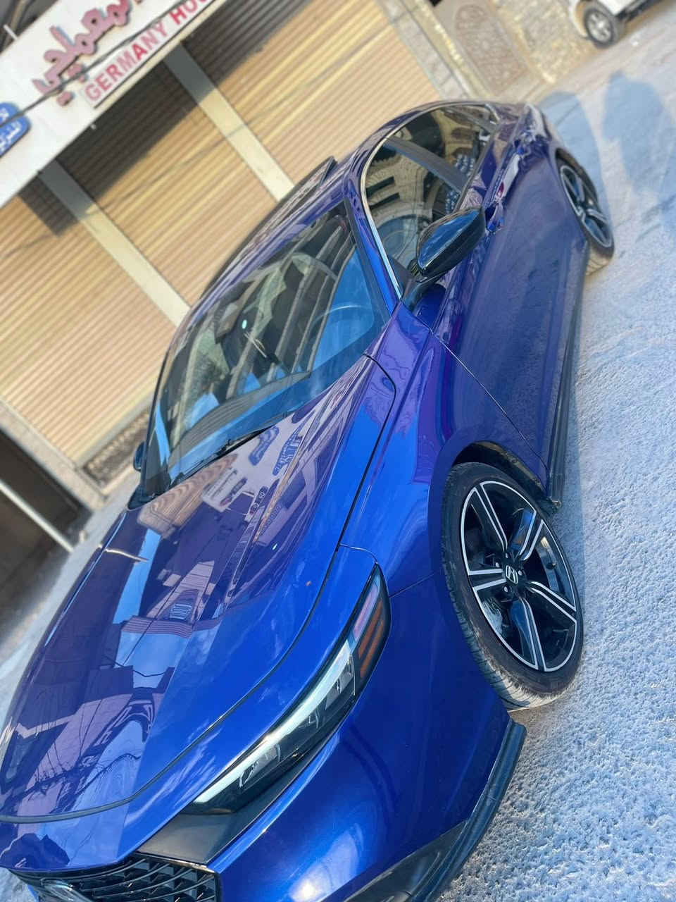 هوندا اكورد هايبرد ٢٠٢٤
السيارة ماشيه ٥٢ الف مايل
حادثها جاملغ امامي جهة السايق والباب خلف السايق بي نص صبغ والهلال جاملغ الخلفي 
• مكينة 2000 هايبرد تنفس طبيعي
• كير اوتوماتيك 
• شاشة كبيرة
• كاميرا خلفية 3 انظمة
• كرسي كهرباء 
• شفتات بالستيرن
• مثبت سرعة
• مانع انزلاق
• دخول ذكي 
• إنارة ترحيبية
• هندبريك كهرباء
• عداد ديجيتال
•لايت عدسات زينون
• نظام اوتو لايت Auto
• لايت العالي زنون 
اوتو هولد للبريك
• حساسات مطر 
• حساسات دخول الإنفاق
• حساسات ضغط هواء الإطارات
• أوامر صوتية
• 4 أنظمة قيادة (eco,individual , sport,normal )
• بلوتوث واندرويد اوتو وكار بلاي مكانه كربلاء الرقم *********** السعر 185 رقم الشاصي موجود بلمنشور
