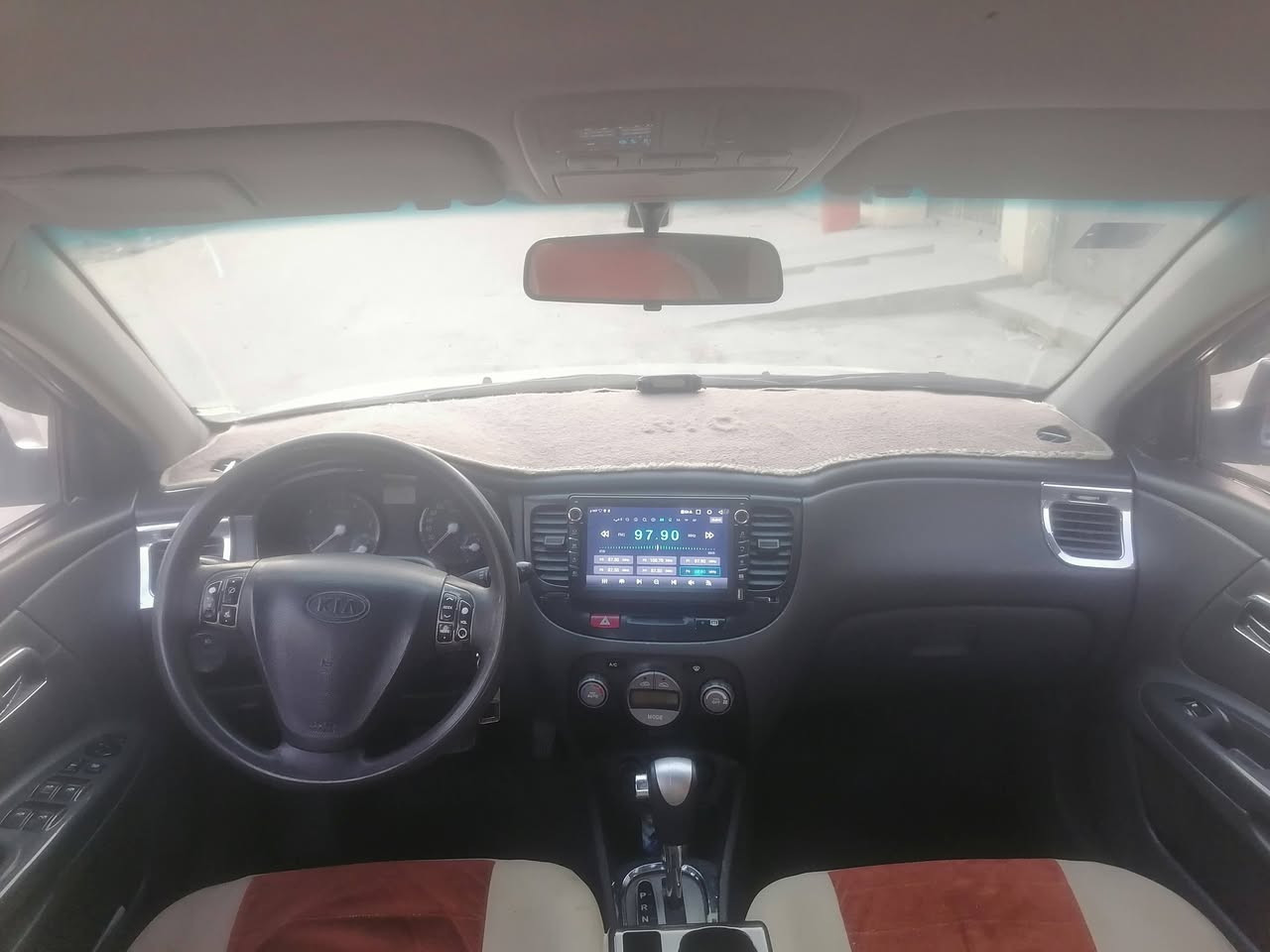 السلام عليكم كيه برايد موديل 2009 خليجي بيها طخه جاملغ امامي عكس السايق  السياره كير محرك صدر خير من الله شاشه كامره منضومه زنون عالي ناصي كهربايات كلها فول تتفهه كشنان  السياره  خير من الله جاهزه كبل للشارع سنويه لل 27 تخم تاير تخم ويل السياره جاهزه مكانها الفلوجه  السعر 70 وبيها مجال للستفسار *********** *********** او مراوس وانطي فرق
