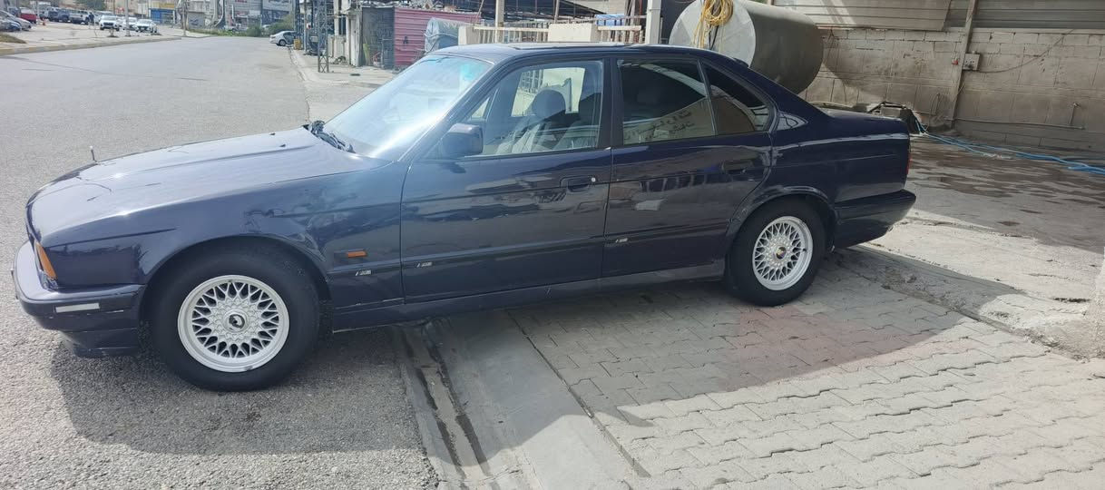 موديل ٩٠بيلاد ٢٥بيلاد اوتوماتيكية اربع تغيرات جديدة هزه براد جديدة سنه ويه جديد  سيارا احلا من صوره    سعر  ٥٠شويه مجال   ***********
