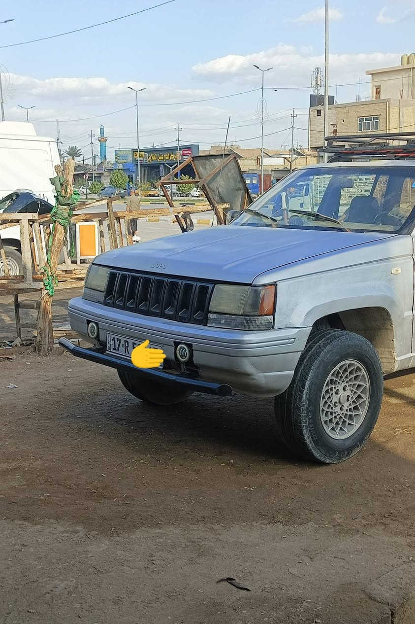 جيب شيروكي لبيع موديل 92
مكينه VVT سياره بسمي السعر 35 وبيهه مجال 
مكان السياره كربلاء المقدسة ***********
