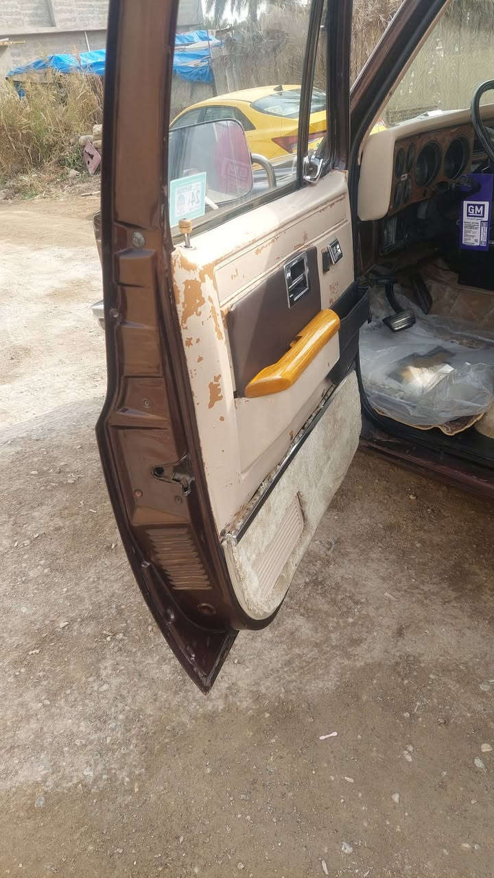 يا الله شوفر ليت بيكم موديل ٨٢
رقم صلاح الدين انكليزي بسمي سنويه 

هزه وسنويه جديده  

تخم تاير  ويل رياضي  صالنصات رياضيه 

مكينه ٨ سلندر 

كير ١٠٠٠   سياره جاهزه شوفت العين 

داخله كله مدوشم جديد 

ما ناقصه اي شي 

تبريد منضومه كامله شغال 

مسجل شاشه سستم صوت دمام 

هورنات طاط ملكيات 

سعر السياره  90 ورقه وبيه مجال 

مايعجبك المنشور اعبره ودعينه برزق  والله يرزق الجميع 

مكان السياره بغداد الكاضميه قرب بوابه بغداد  

اتصل وبخدمتك  ***********
