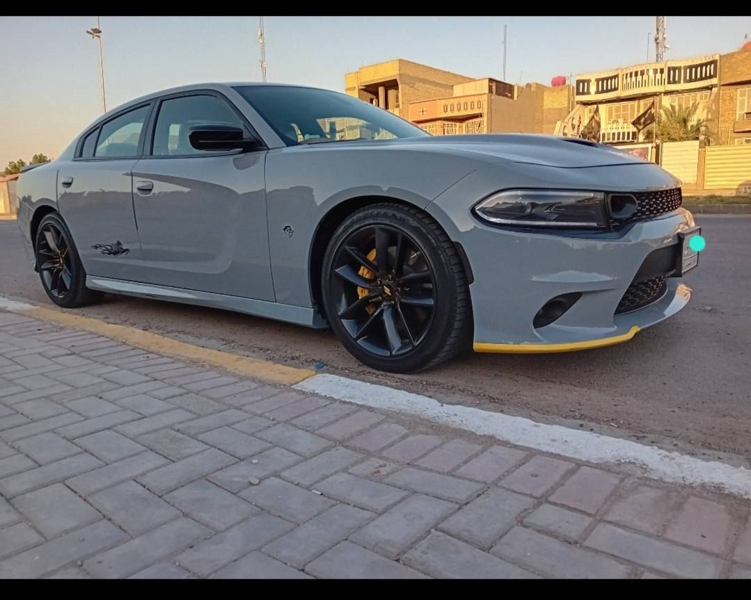 دوج جارجر  ::GT:: سوبر تراك
الموديل :2022
اللون : سموك
العداد : 42 ::
المحرك : V6.  3.6L .

الحادث : موضح بل صور فقط صبغ دعاميتين   بيها طخه شطح بل براكيت مال دعاميه الاماميه. وراجع بارد حادث امريكه الدعاميه   الخلفيه فاتحيها  بامريكه   وبك لايت بلادي اجه ويها بيها ثلاث اربلكات لان لابسين حزلم. راديترات وغاز تبريد بلادي شركه تبريد ثلج  ::::: السعر (خاص وتدلل) 

رقم صاحب السيارة ☎️   ***********

المواصفات : السياره فول 1/1 عدئ فتحه 
* مكابح رياضية برمبو اصليه  مع دبلات لون
اصفر . SRT مع كت كامل SRT
شوته رياضي
* ويل قياس 20 انچ اسود . 
بيها صوت  بل اكزوز يختلف عن العاديه: :::
* ستيرن رياضي D . 
* مقاعد رياضية من الجلد والشامو(كنتاره)
* رادار نقطة عمياء + لد ترحيب . 
* مصابيح أمامية اصفر  . 
* كشافات الضباب زنون . 
* المصابيح الأمامية عليها متغير مع اشاره اللد الاصفر الشكل الجديد :::
* الشاشة مع اوپشنات SRT . مع كار بلي 
* سستم صوت الپاين  .
* مقاعد أمامية كهربائية عدد 2 . 
* ذاكرة لحفظ وضعيات الجلوس (ميموري) . 
* مقاعد أمامية تبريد وتدفئة . 
* مقاعد خلفية تدفئة . 
* تشغيل عن بعد . 
* ستيرن كهربائي . 
* تدفئة ستيرن .  
* مرايا متحسسة للاضاءة العالية الوسطيه وجهة السايق.
* كير شفتر بالستيرن .
*تحكم ستيرت كهربائ
*بيها جهاز انتذار مشدور من امريكه
*كامره  دواره 
*  صدر بلادي برغي ما مفتوح بيها ناعمه بل طسه 
*مكان سياره بغداد.
